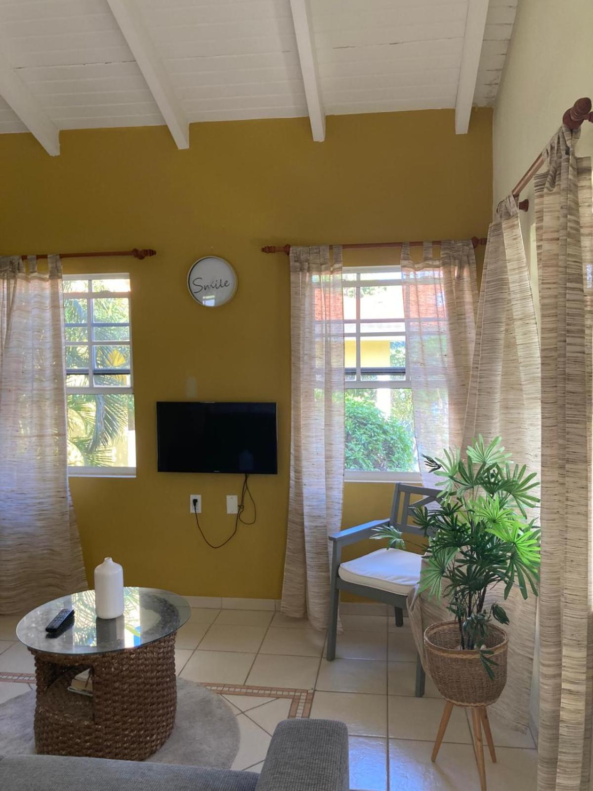 PURU AT JANTHIEL 8D - with pool, outdoor lounge and close to the beach