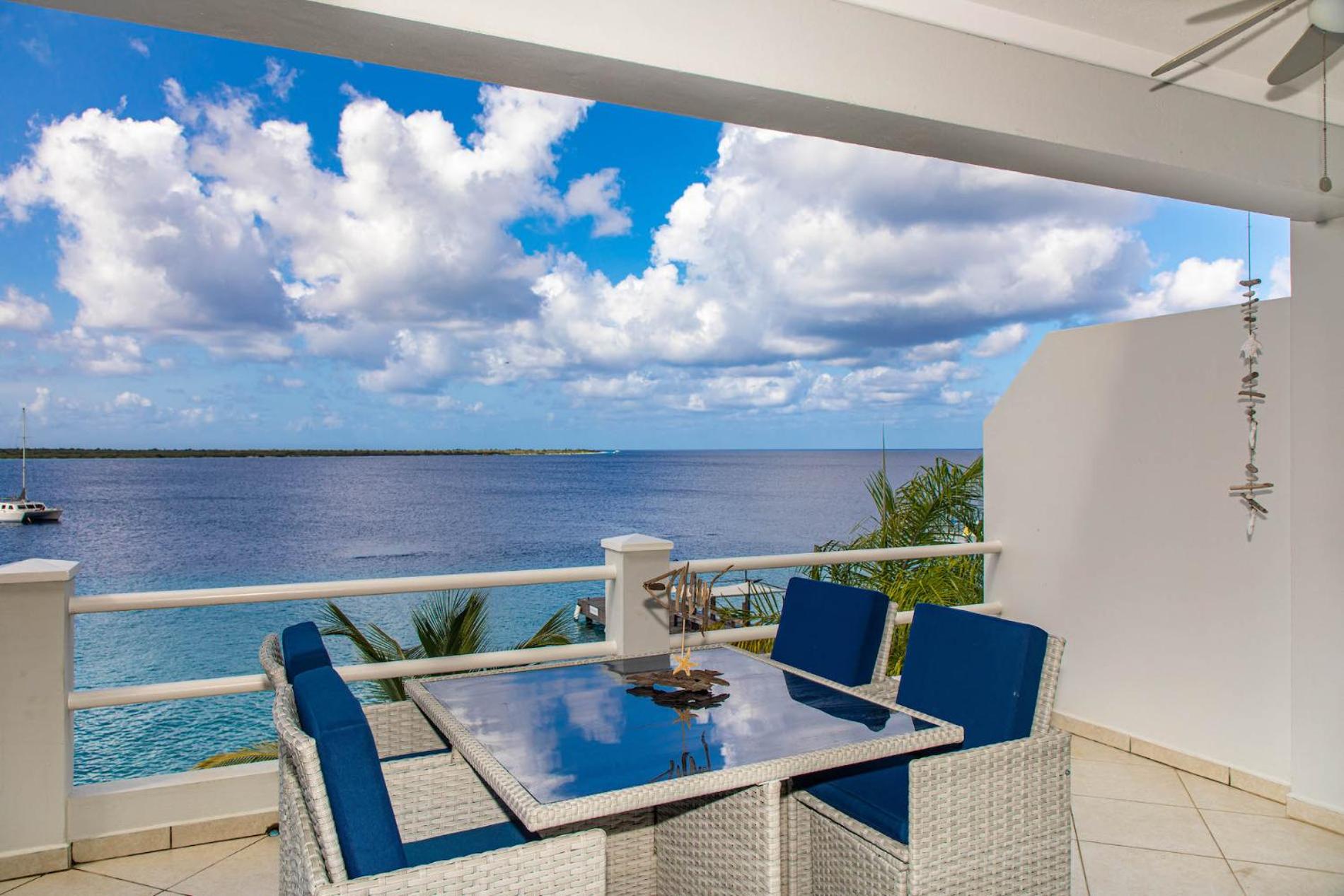 Oceanfront Flying Fish at Den Laman