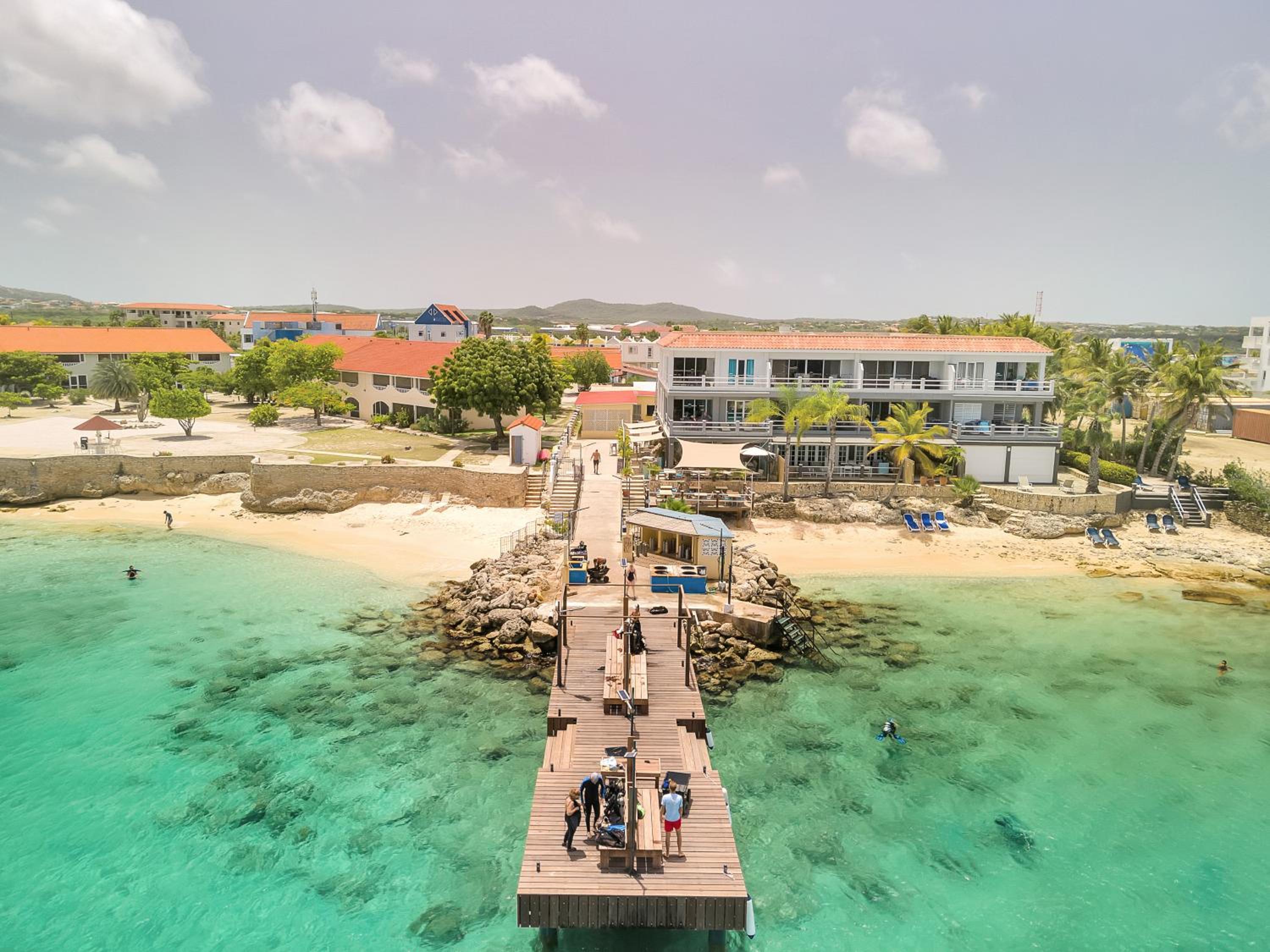 Oceanfront Flying Fish at Den Laman