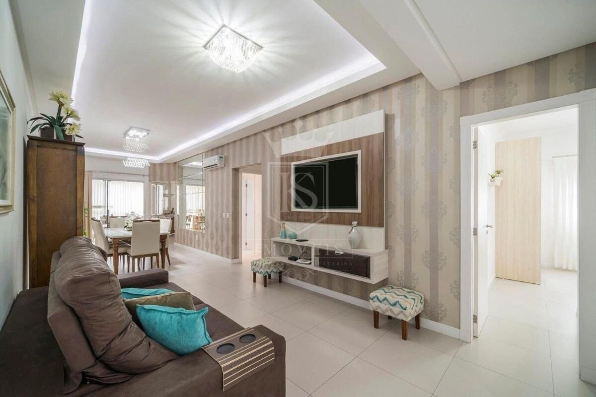 A05 - 101 bl 02 - Águas Azuis - Apartamento na Avenida de Bombinhas