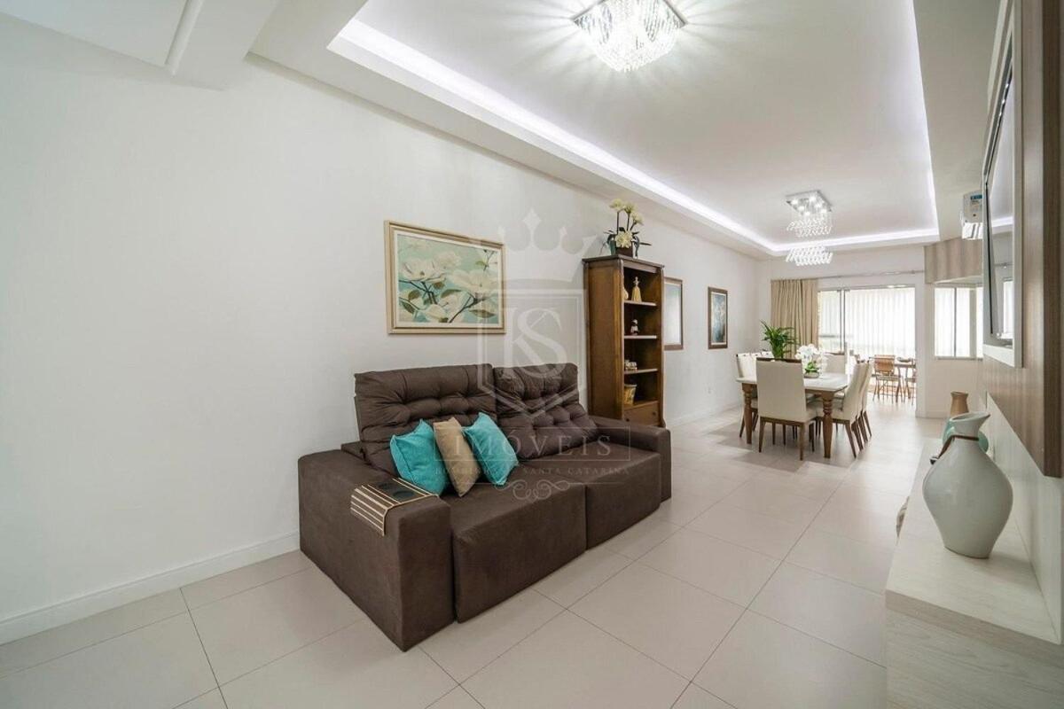 A05 - 101 bl 02 - Águas Azuis - Apartamento na Avenida de Bombinhas