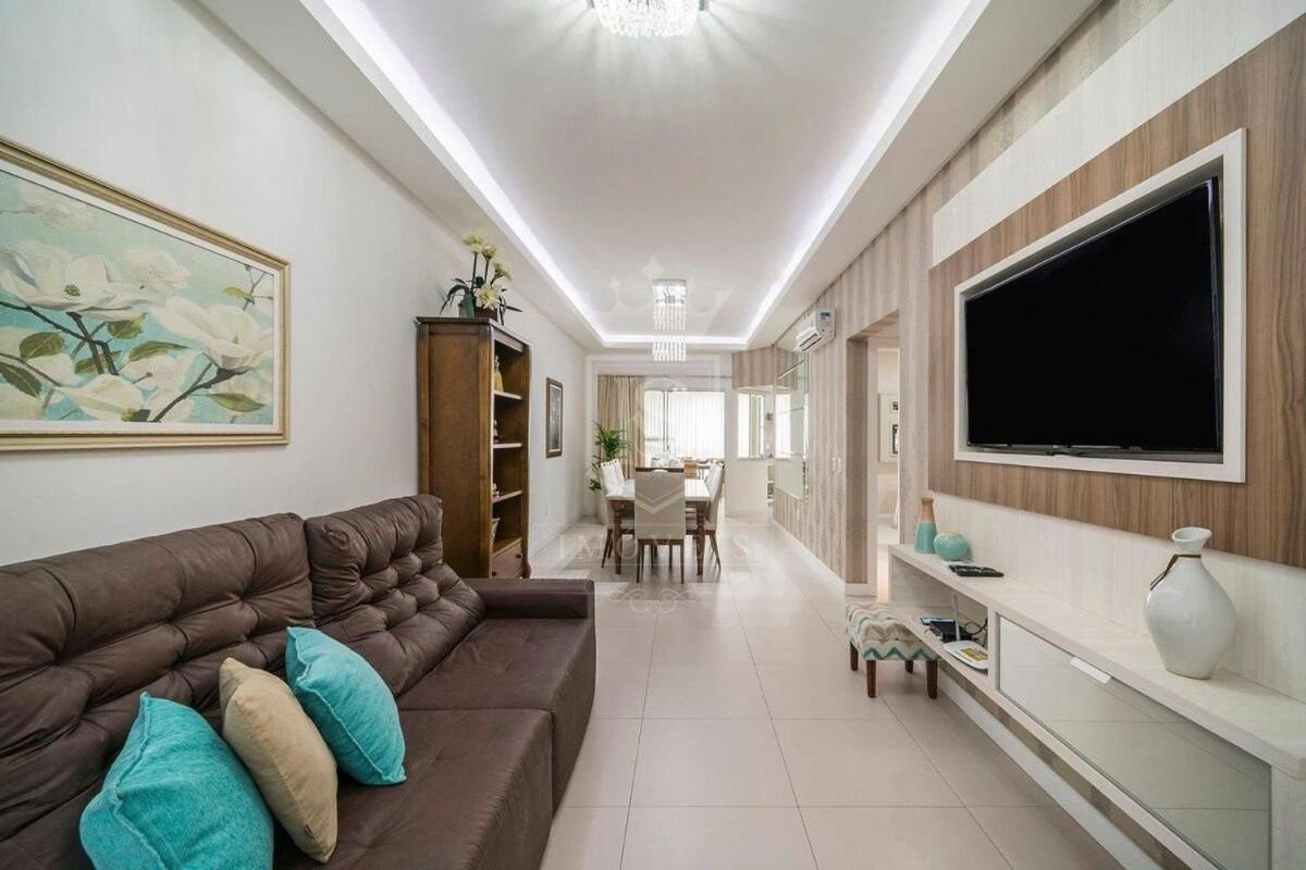 A05 - 101 bl 02 - Águas Azuis - Apartamento na Avenida de Bombinhas