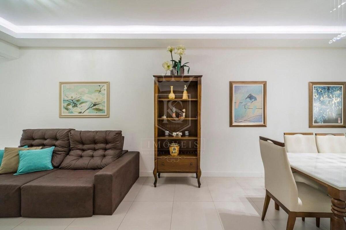 A05 - 101 bl 02 - Águas Azuis - Apartamento na Avenida de Bombinhas