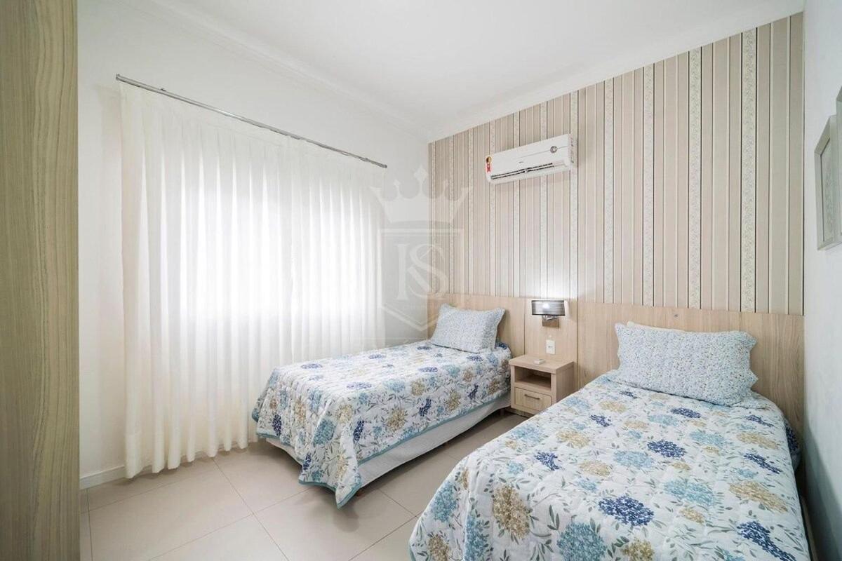 A05 - 101 bl 02 - Águas Azuis - Apartamento na Avenida de Bombinhas
