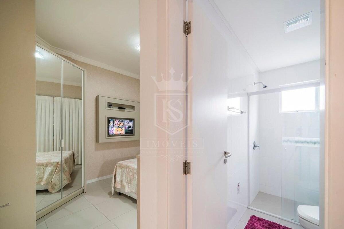 A05 - 101 bl 02 - Águas Azuis - Apartamento na Avenida de Bombinhas