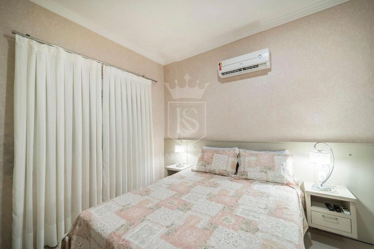 A05 - 101 bl 02 - Águas Azuis - Apartamento na Avenida de Bombinhas