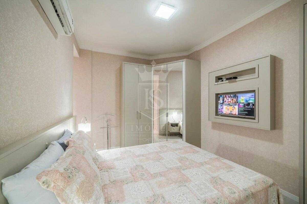 A05 - 101 bl 02 - Águas Azuis - Apartamento na Avenida de Bombinhas