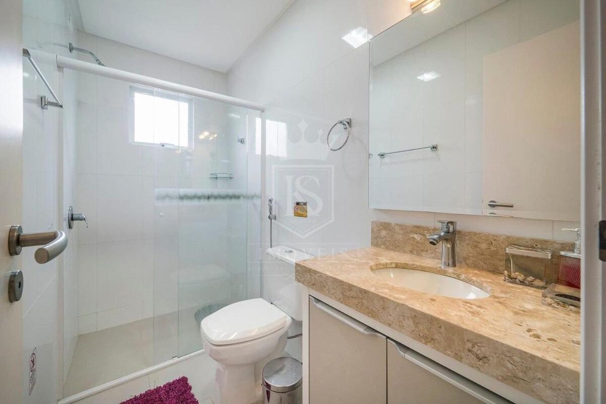 A05 - 101 bl 02 - Águas Azuis - Apartamento na Avenida de Bombinhas
