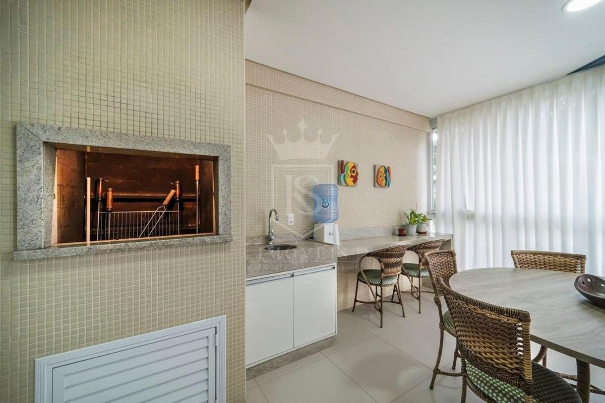 A05 - 101 bl 02 - Águas Azuis - Apartamento na Avenida de Bombinhas