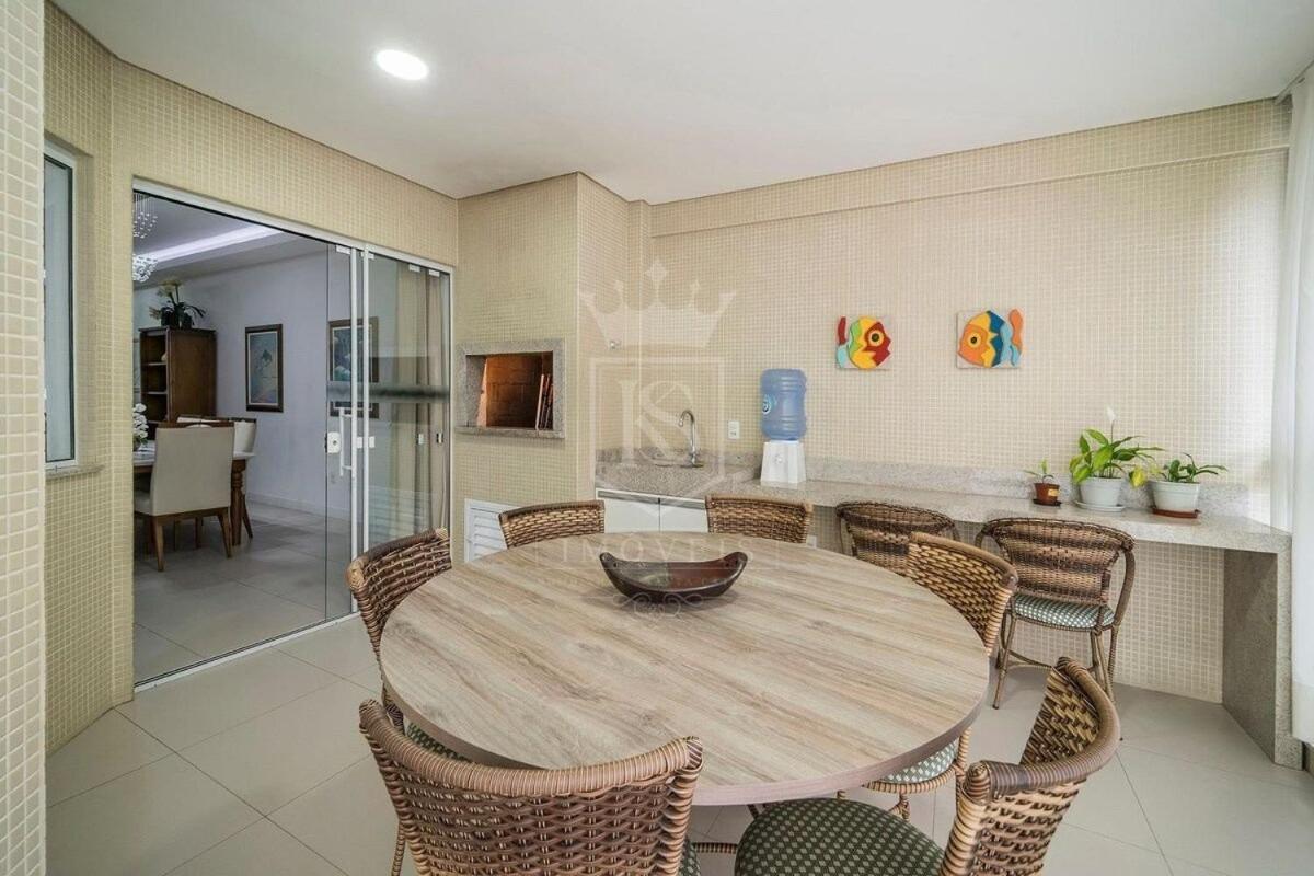A05 - 101 bl 02 - Águas Azuis - Apartamento na Avenida de Bombinhas