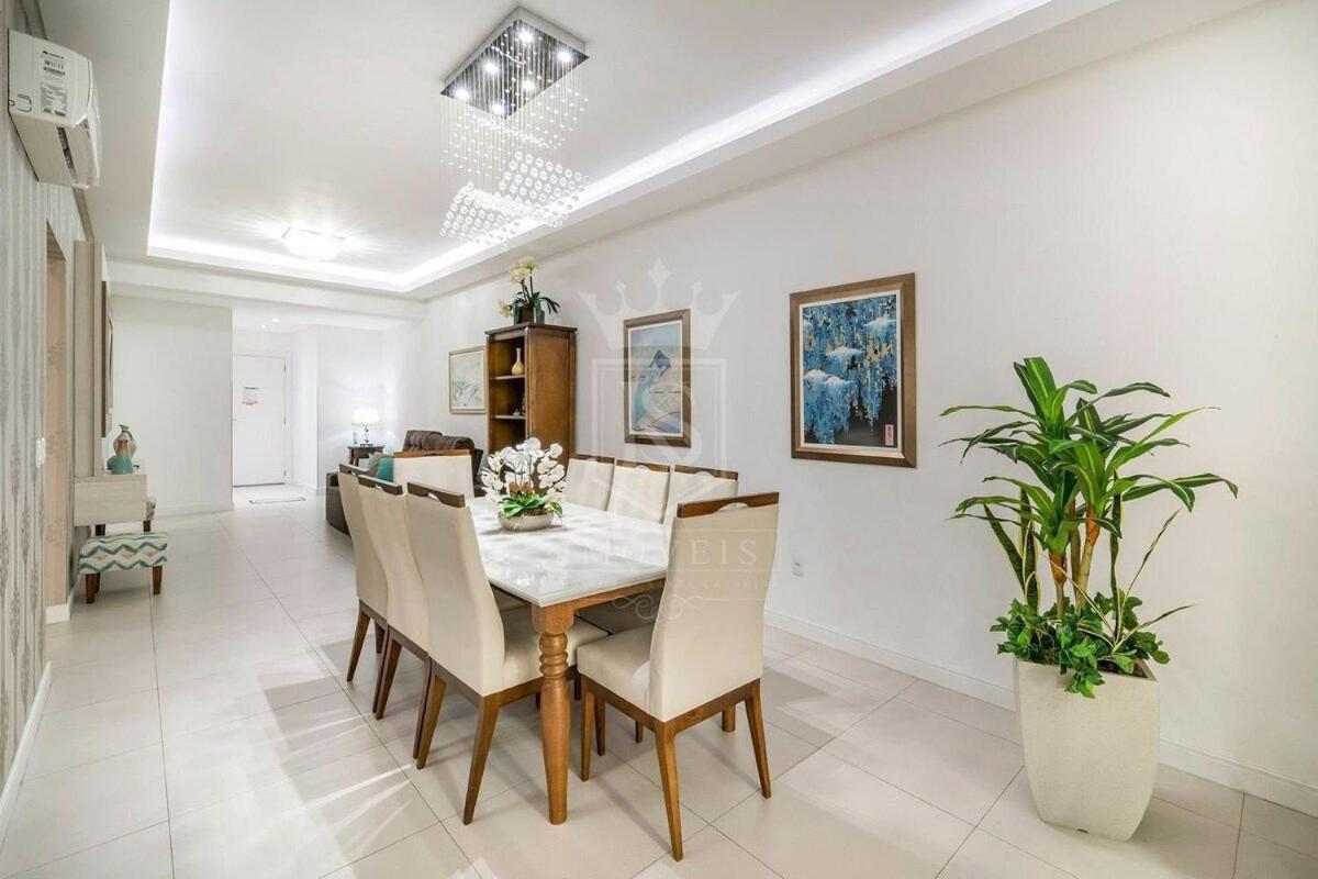 A05 - 101 bl 02 - Águas Azuis - Apartamento na Avenida de Bombinhas