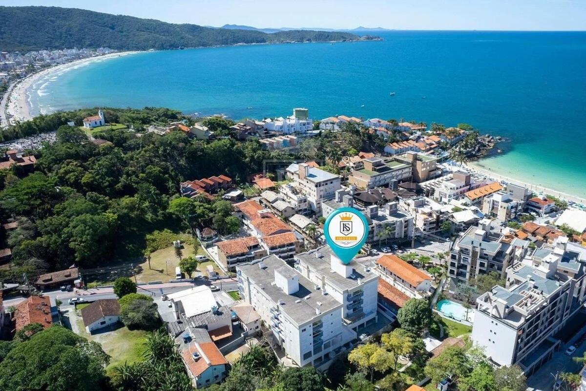 A05 - 101 bl 02 - Águas Azuis - Apartamento na Avenida de Bombinhas