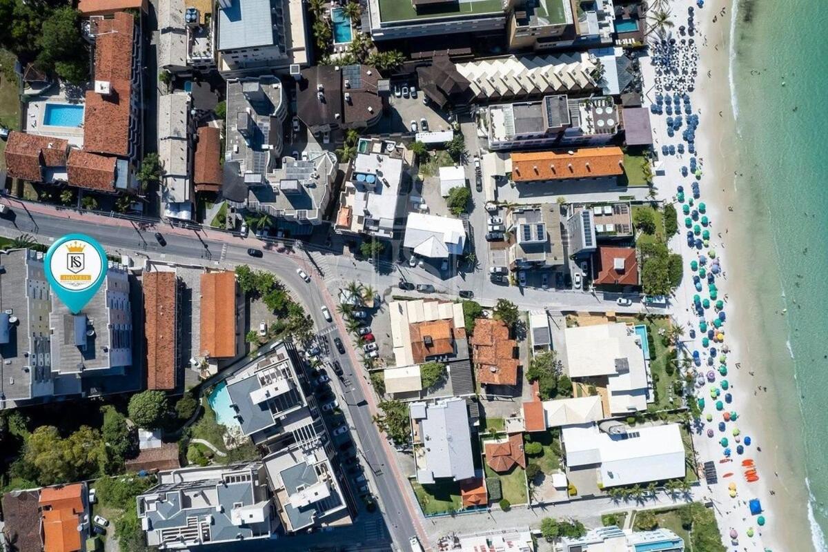 A05 - 101 bl 02 - Águas Azuis - Apartamento na Avenida de Bombinhas