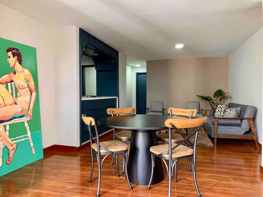 Medellin Vacations - Adorable Bungalow With Private Jacuzzi in Lleras and Provenza - Property Image 17