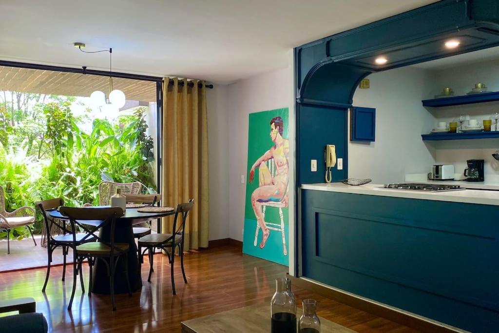 Medellin Vacations - Adorable Bungalow With Private Jacuzzi in Lleras and Provenza - Property Image 2