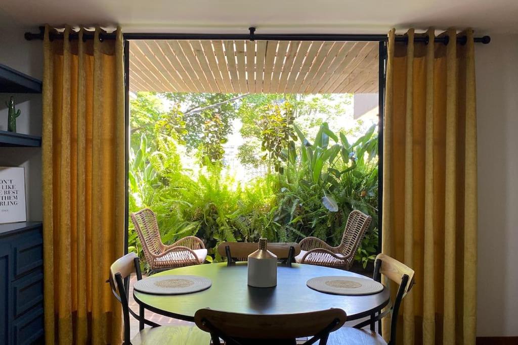 Medellin Vacations - Adorable Bungalow With Private Jacuzzi in Lleras and Provenza - Property Image 6