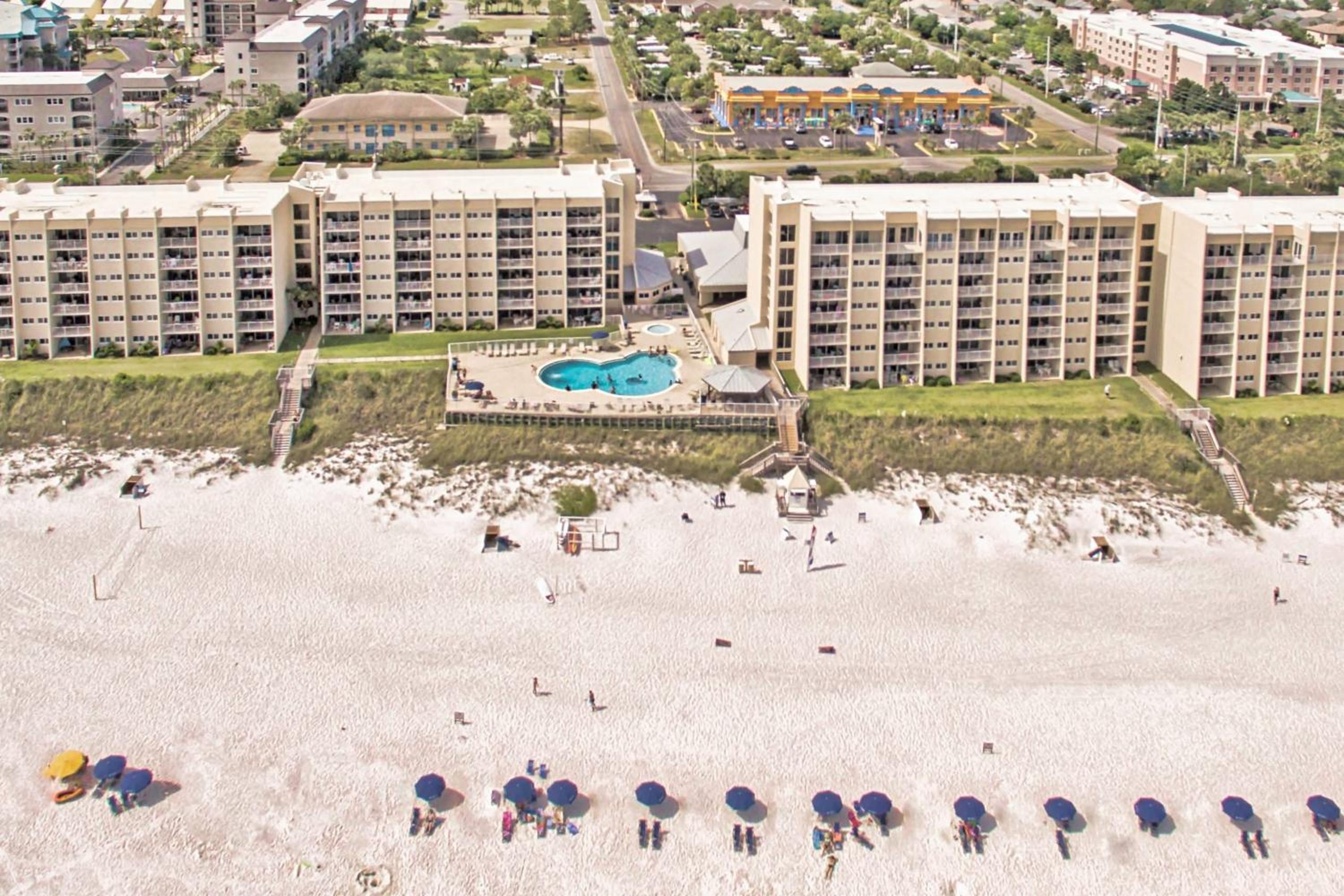 Beach House Condominiums B405 - Beachfront with Pool, Wi-Fi, & Beach Service view 3