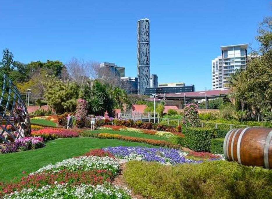Hilltop Brisbane CBD Suite