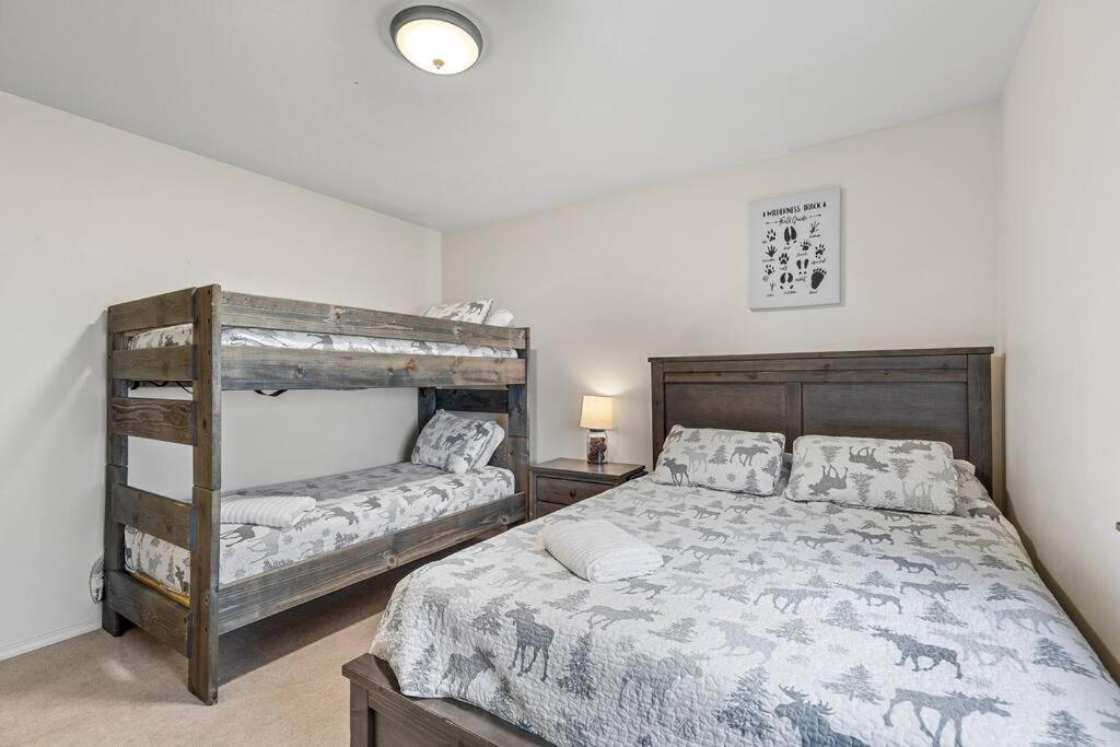 Mountain Getaway - 3 Bedroom 2 Bath Home view 5