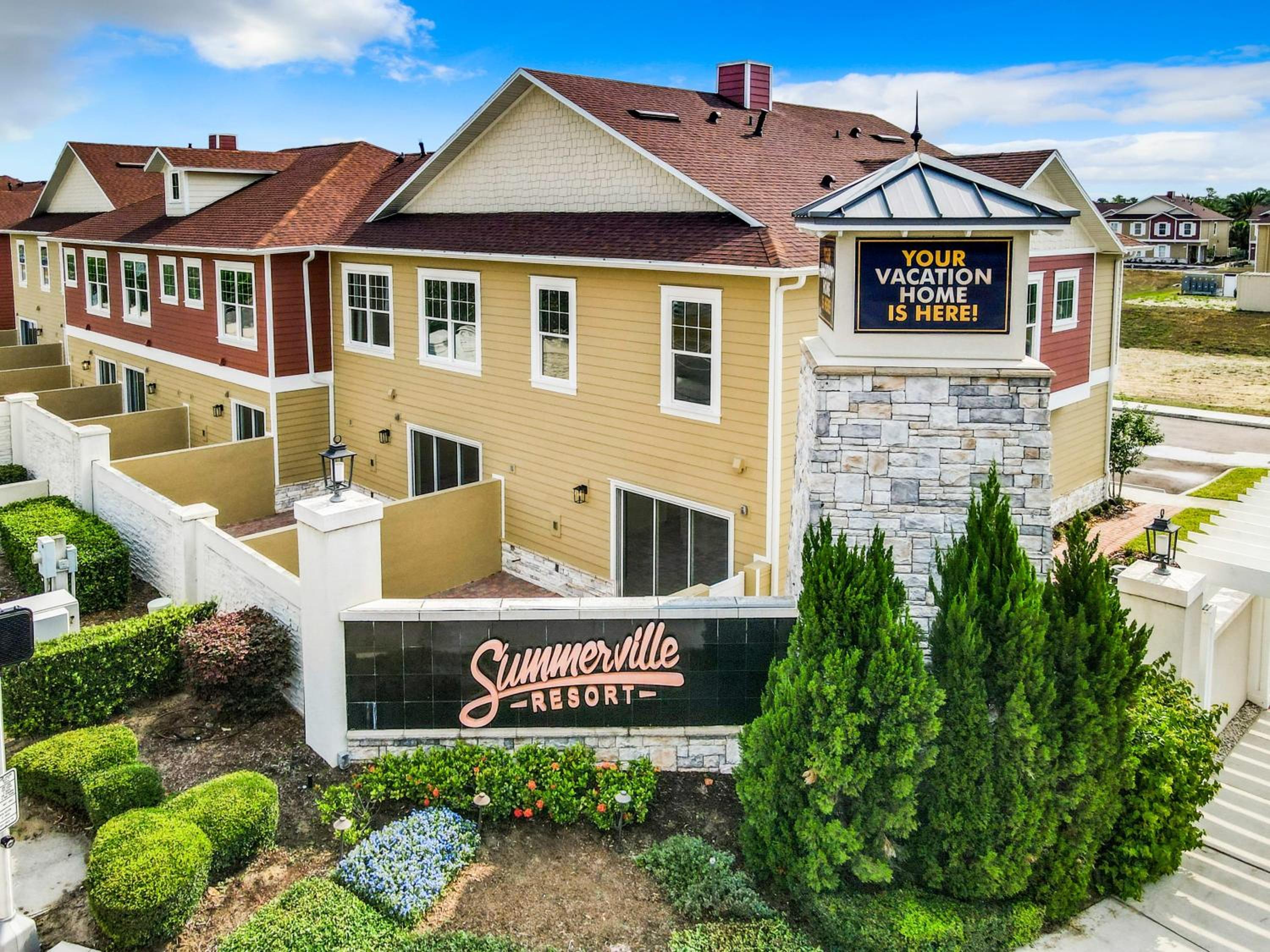 Fabulous Paradise 3BR Townhouse near Disney and outlets