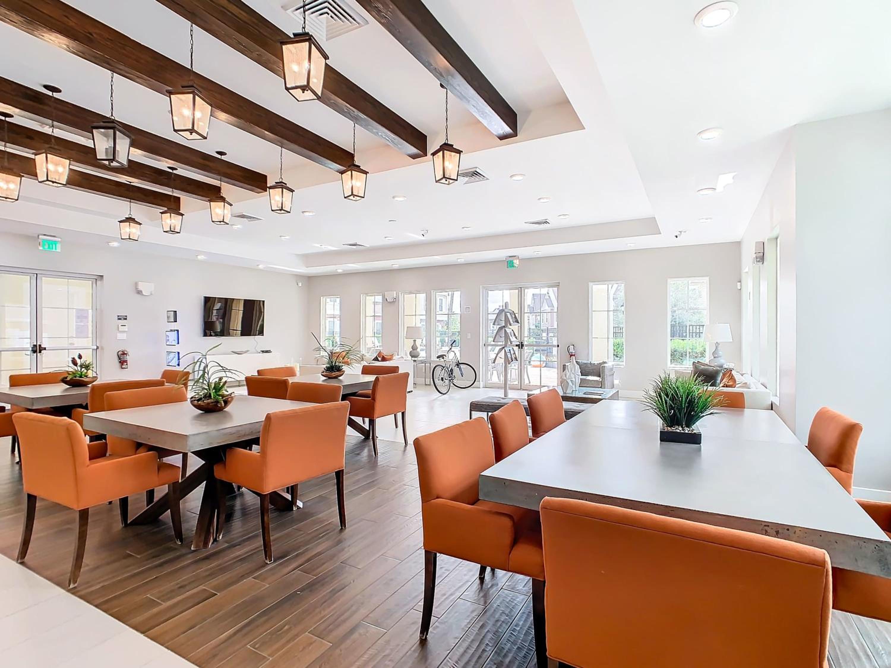 Fabulous Paradise 3BR Townhouse near Disney and outlets