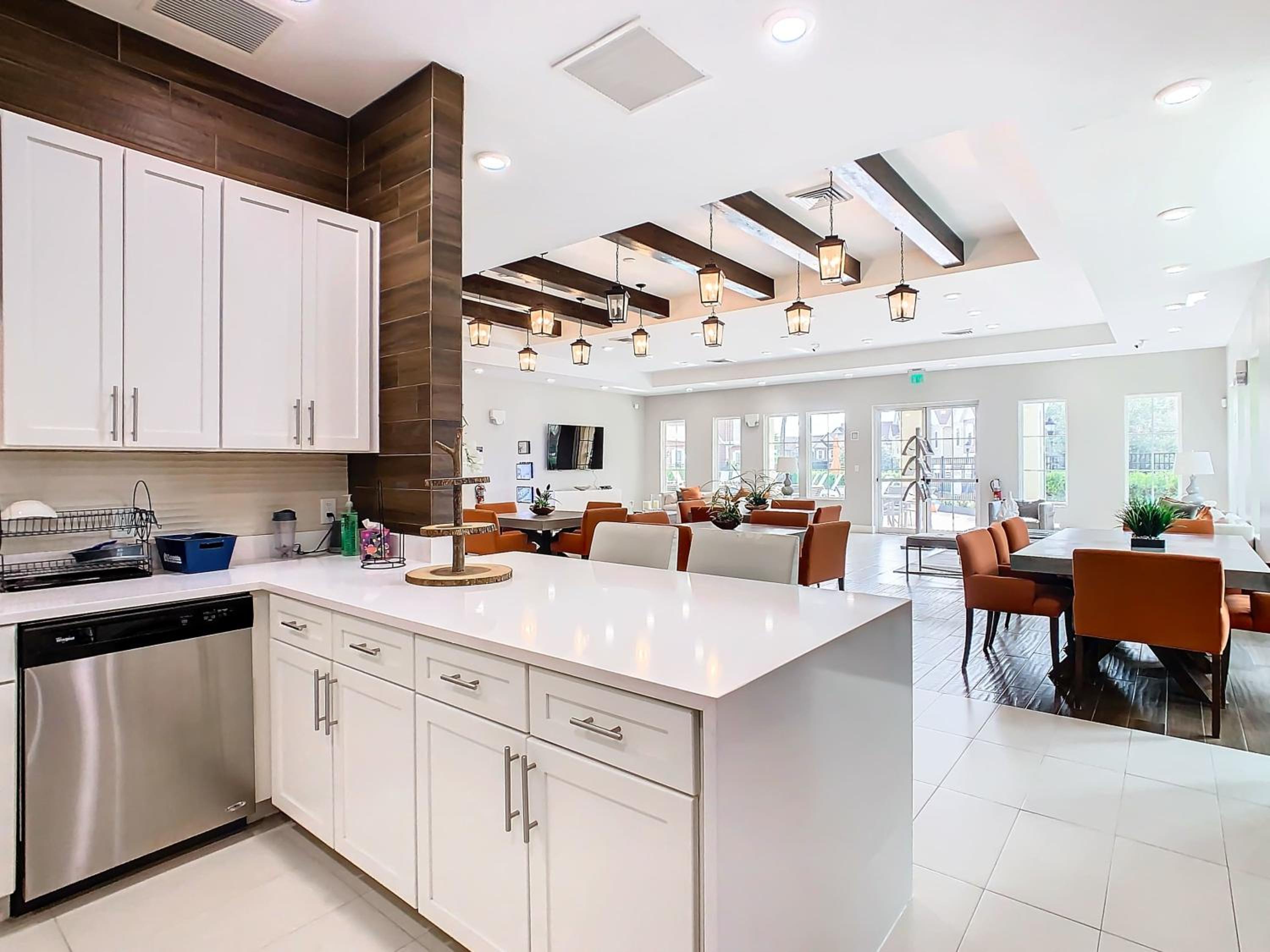 Fabulous Paradise 3BR Townhouse near Disney and outlets