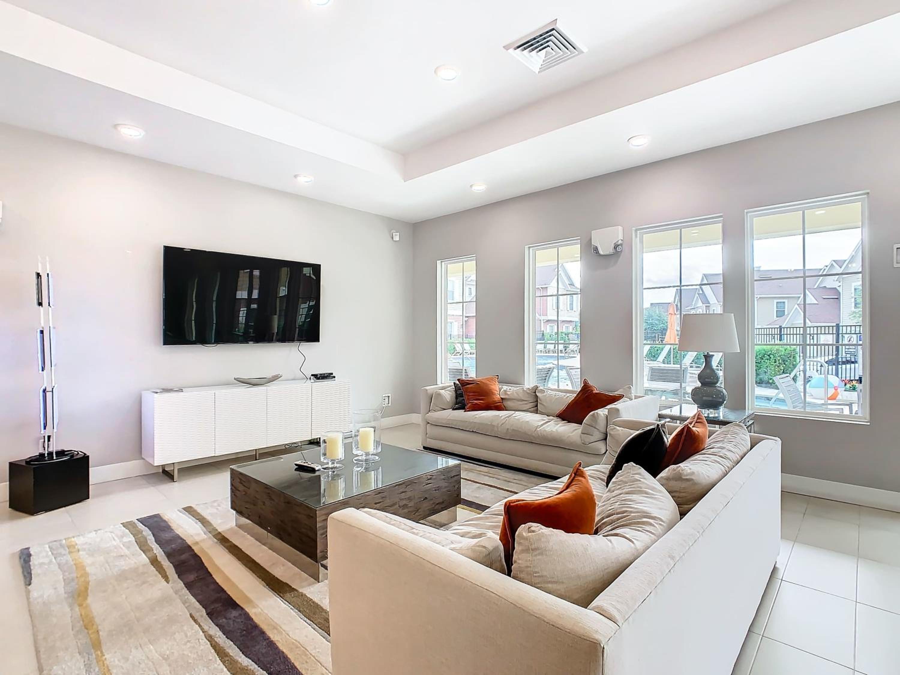Fabulous Paradise 3BR Townhouse near Disney and outlets
