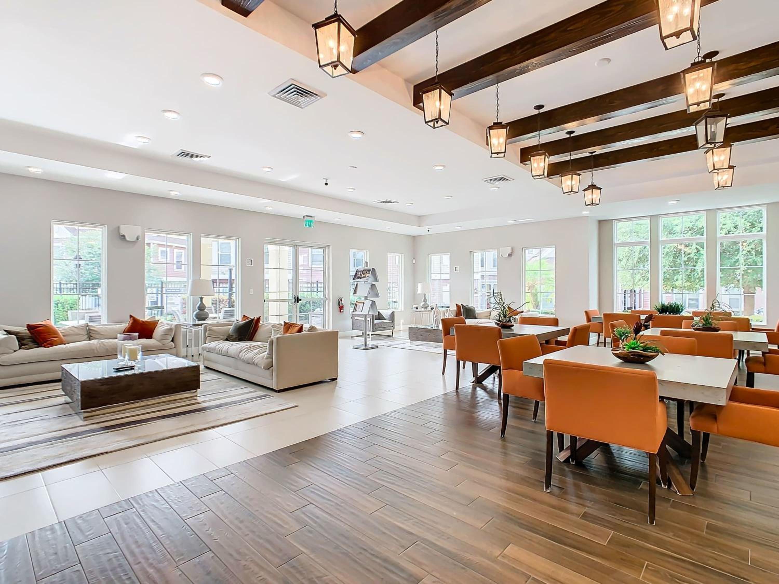 Fabulous Paradise 3BR Townhouse near Disney and outlets