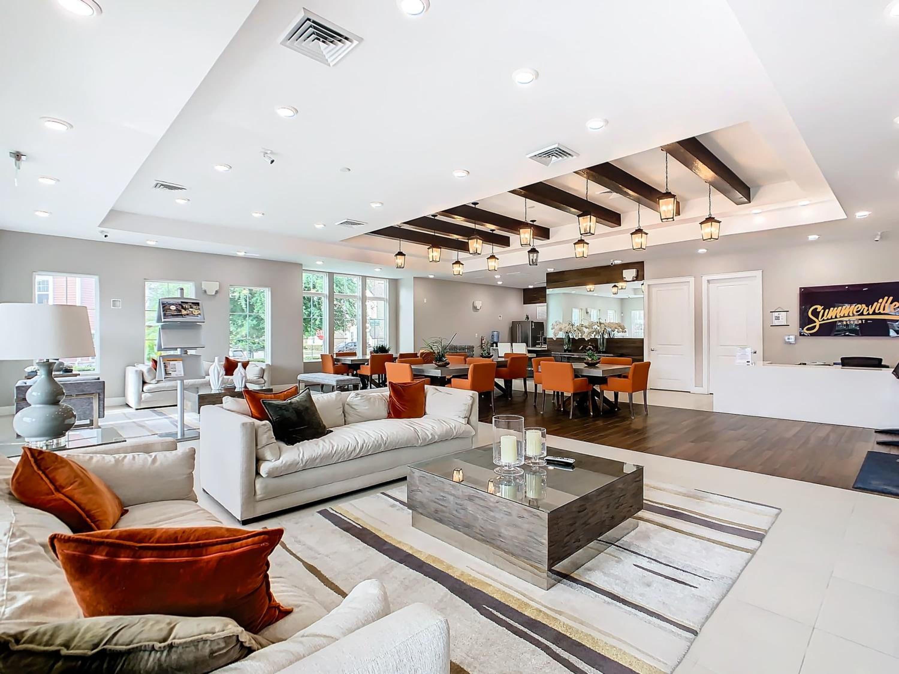Fabulous Paradise 3BR Townhouse near Disney and outlets