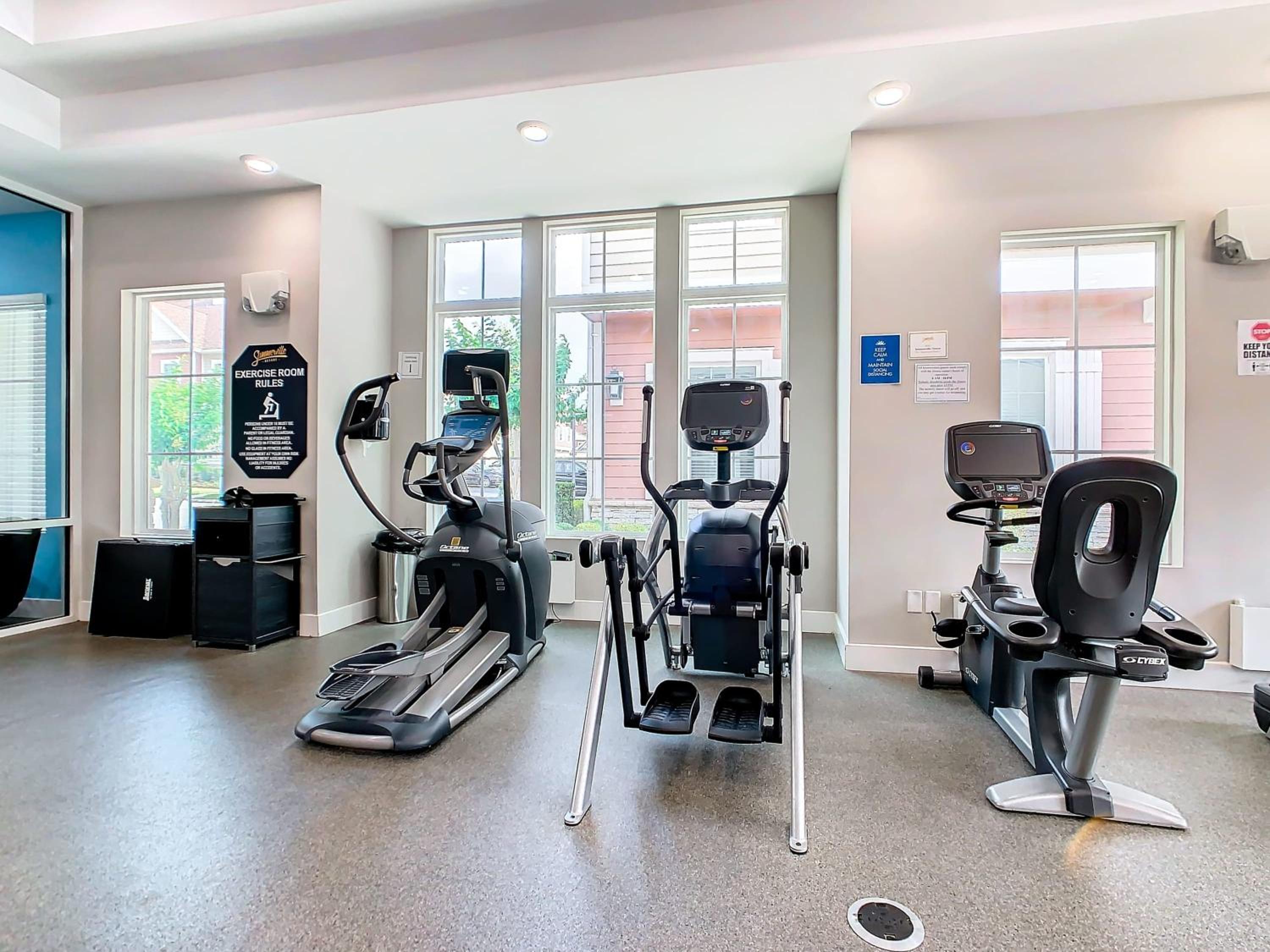 Fabulous Paradise 3BR Townhouse near Disney and outlets