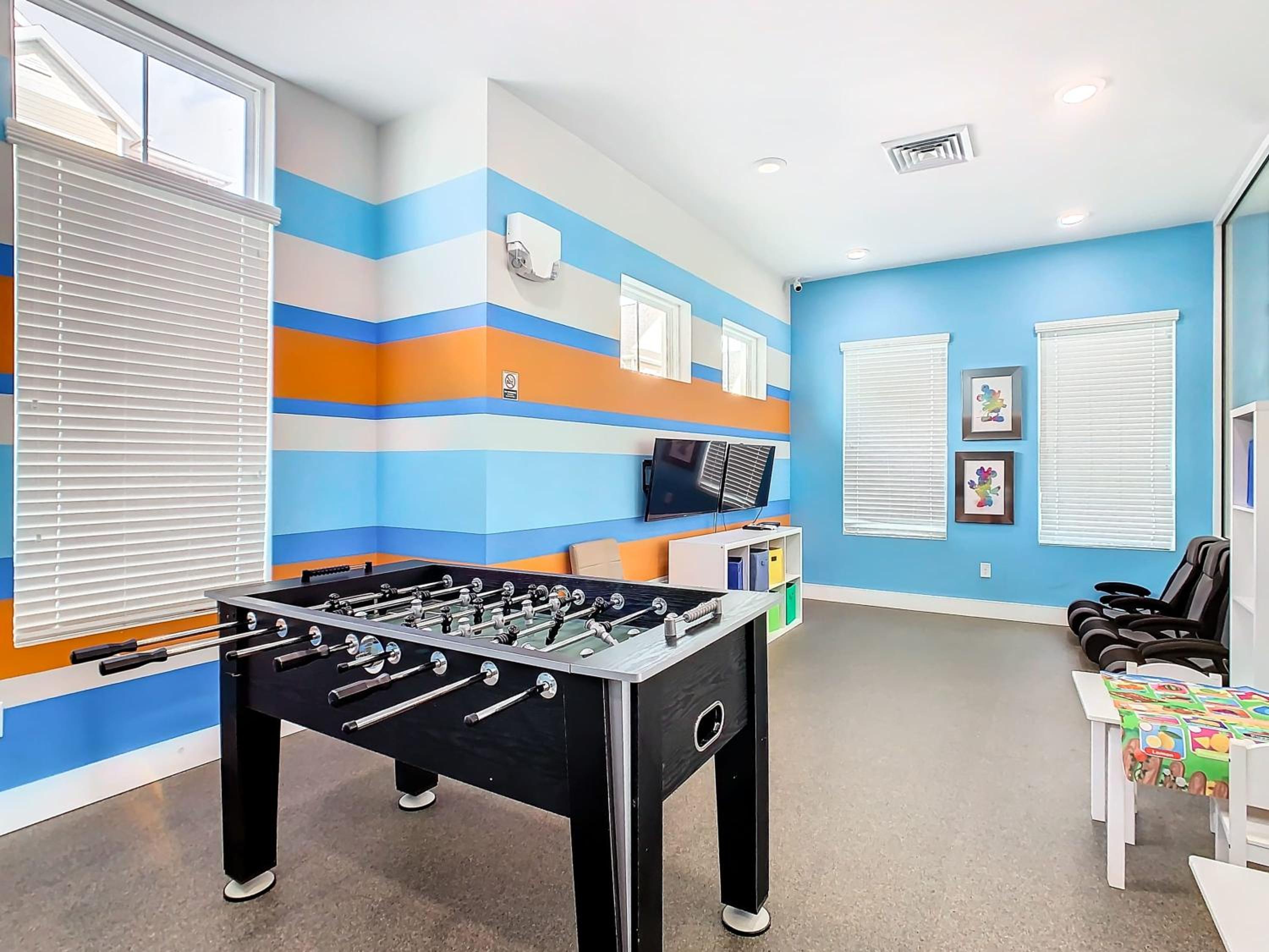 Fabulous Paradise 3BR Townhouse near Disney and outlets