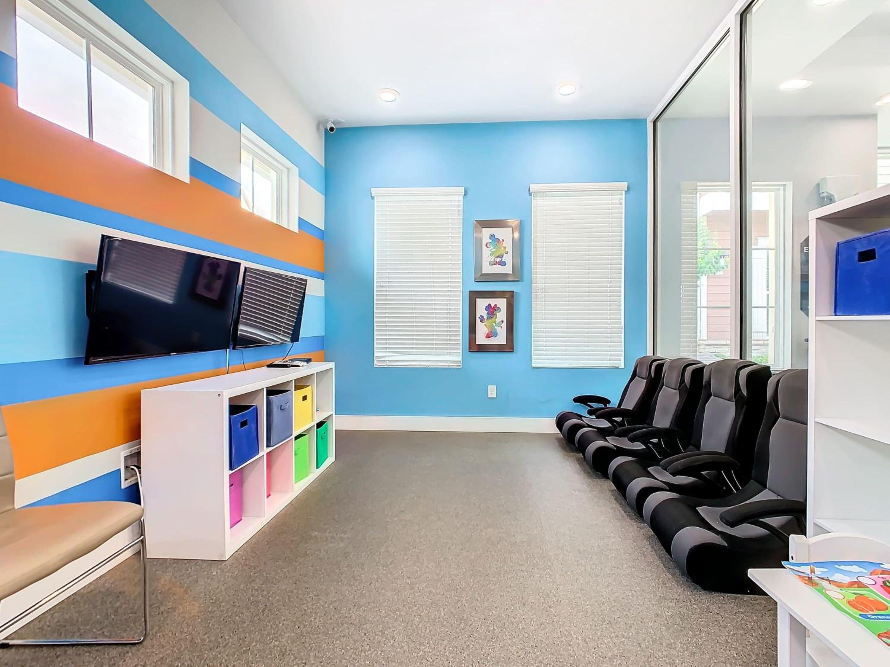 Fabulous Paradise 3BR Townhouse near Disney and outlets