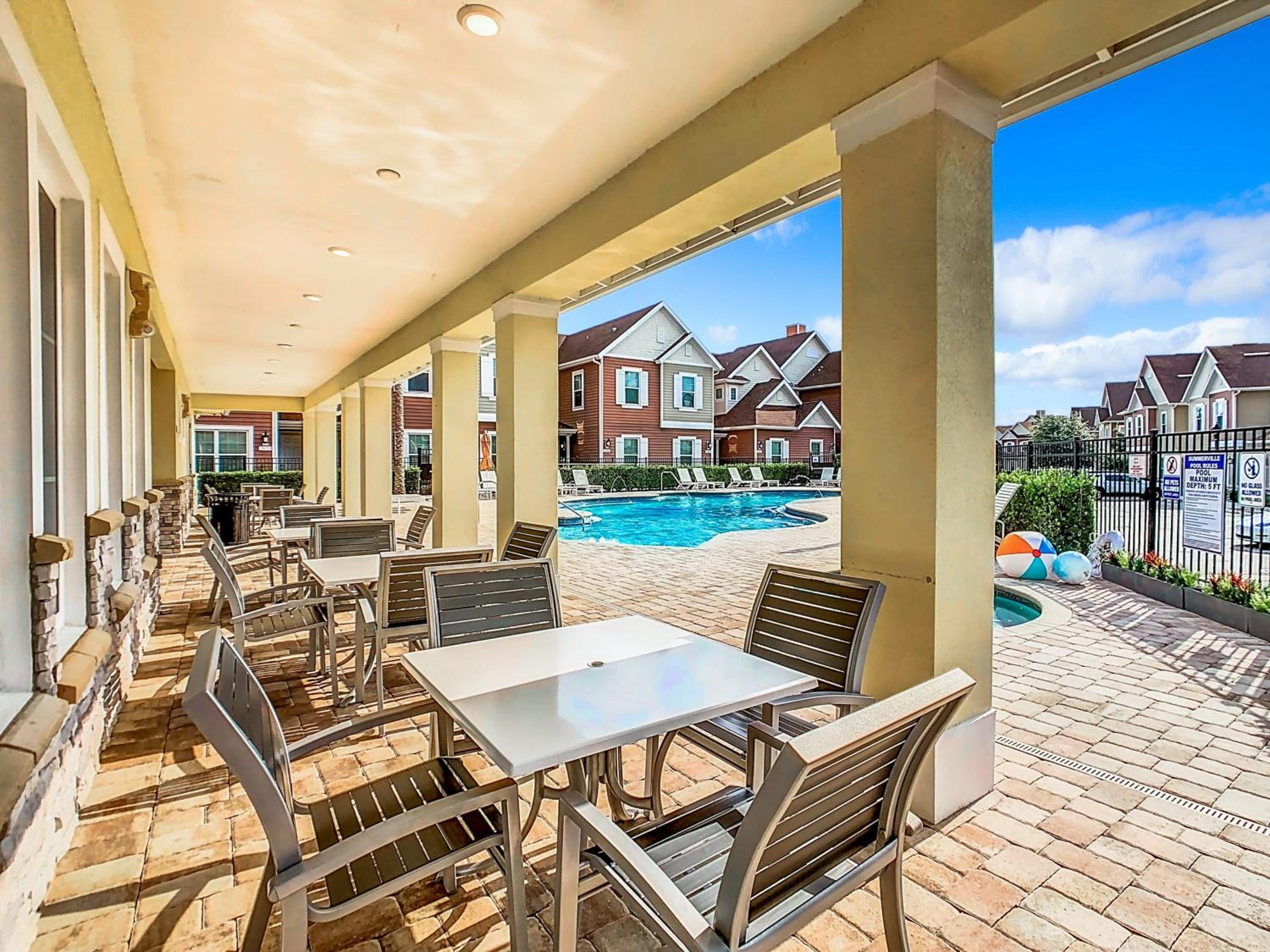 Fabulous Paradise 3BR Townhouse near Disney and outlets