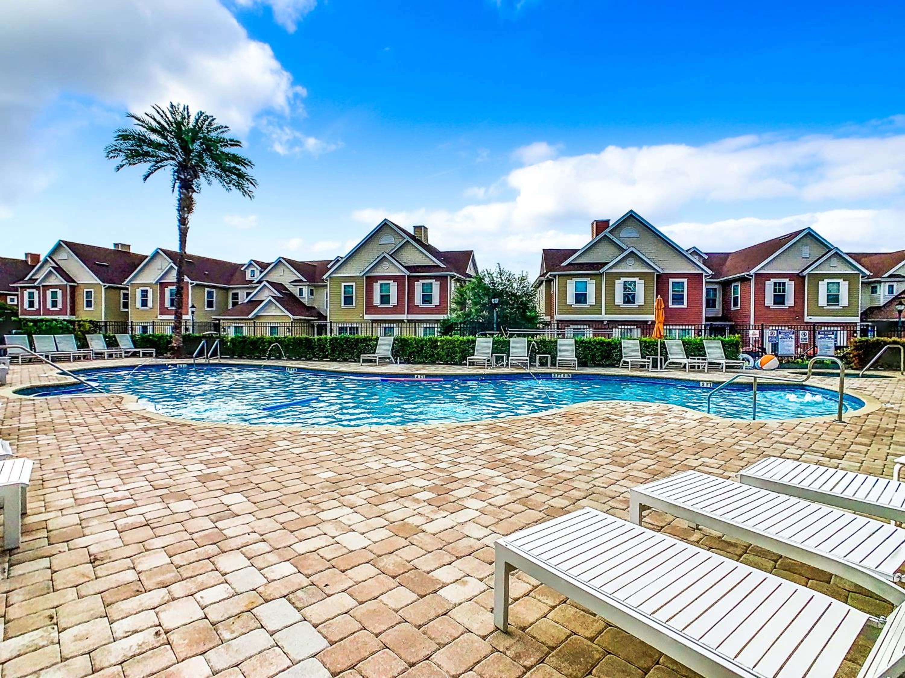 Fabulous Paradise 3BR Townhouse near Disney and outlets