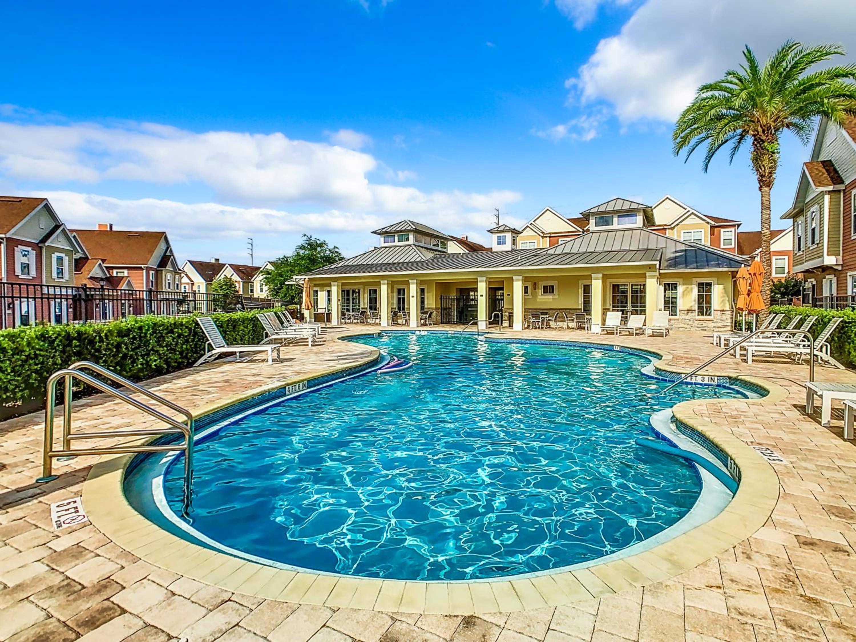 Fabulous Paradise 3BR Townhouse near Disney and outlets