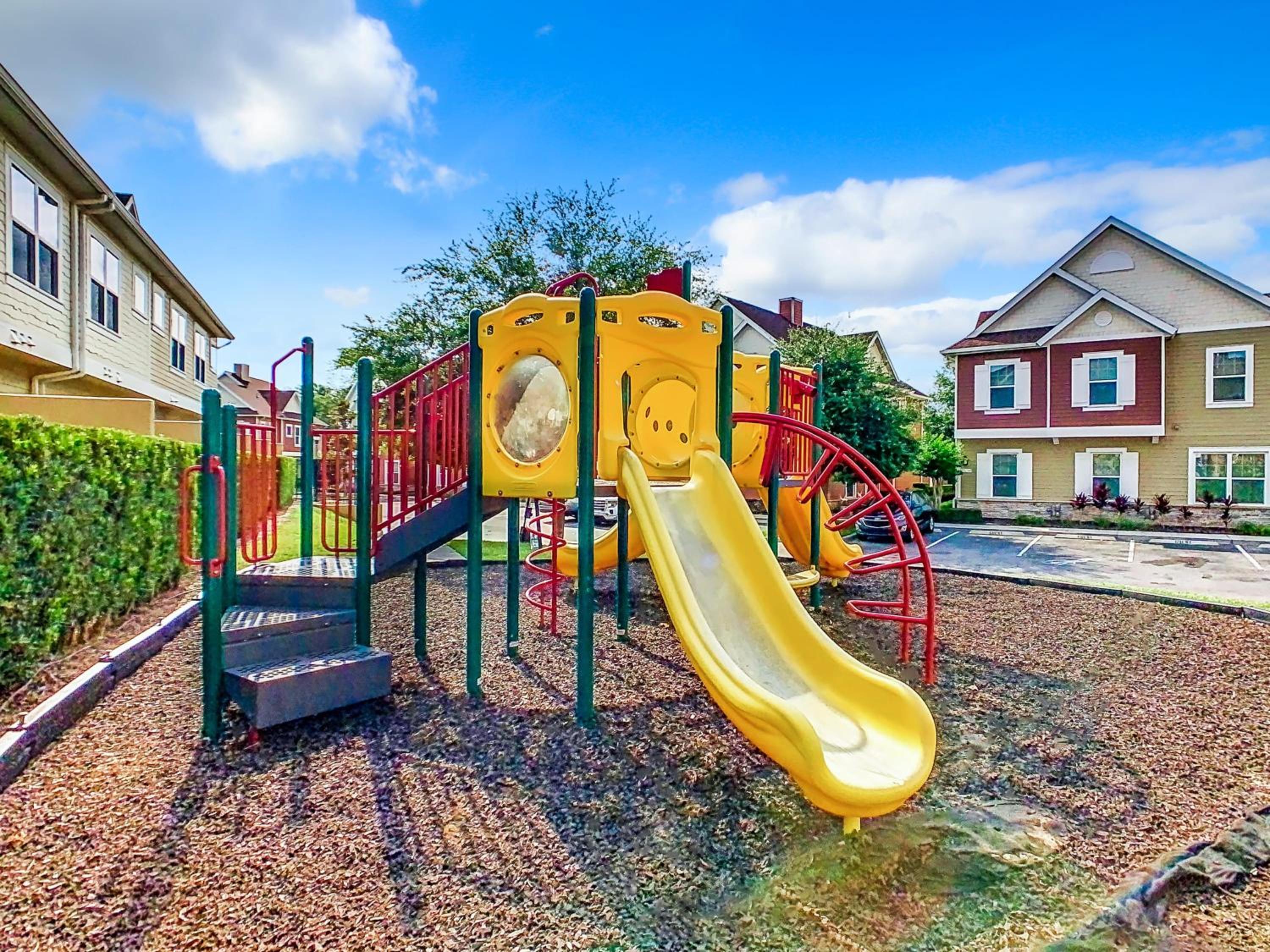 Fabulous Paradise 3BR Townhouse near Disney and outlets