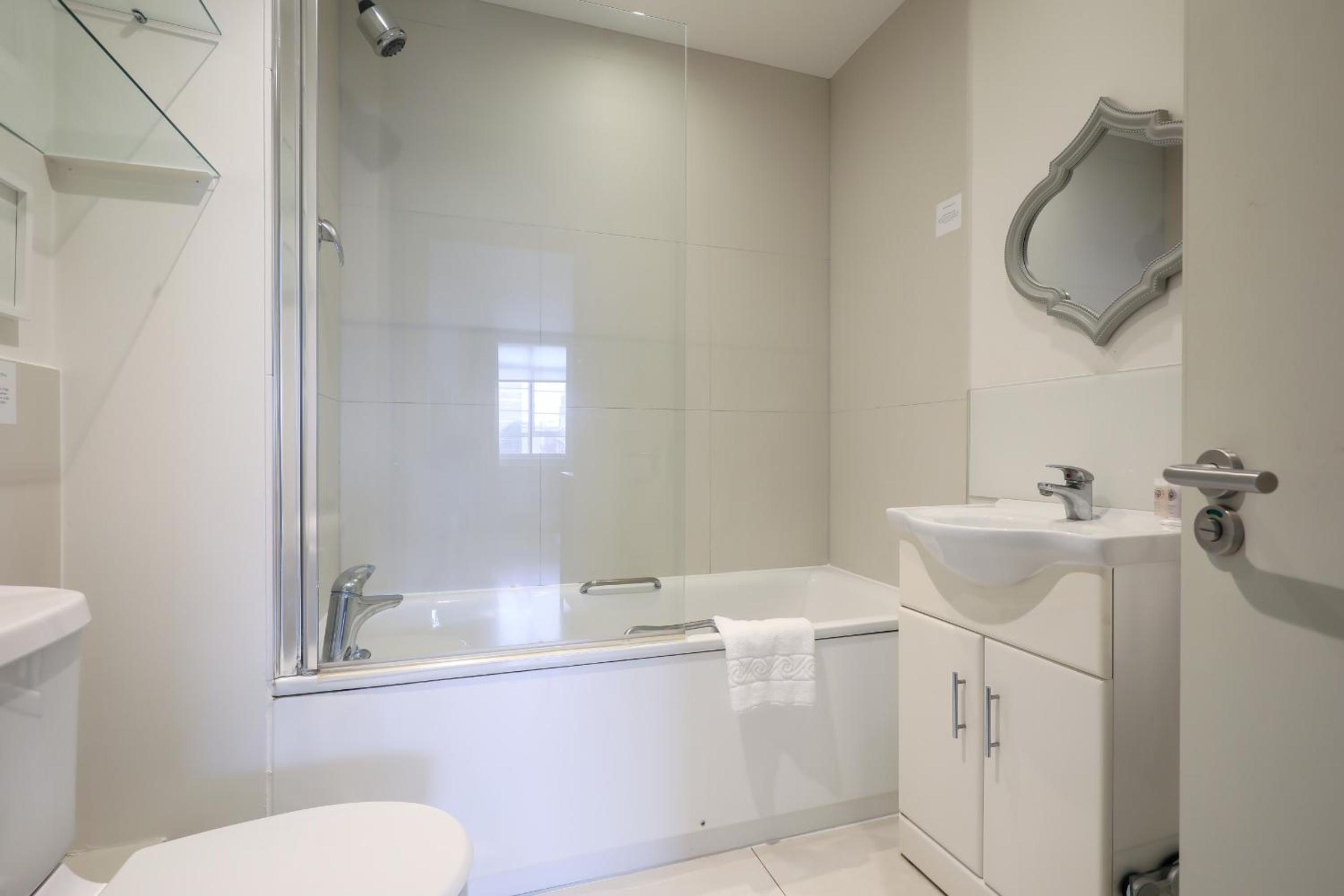Elegant Chelsea Apartment Near South Kensington