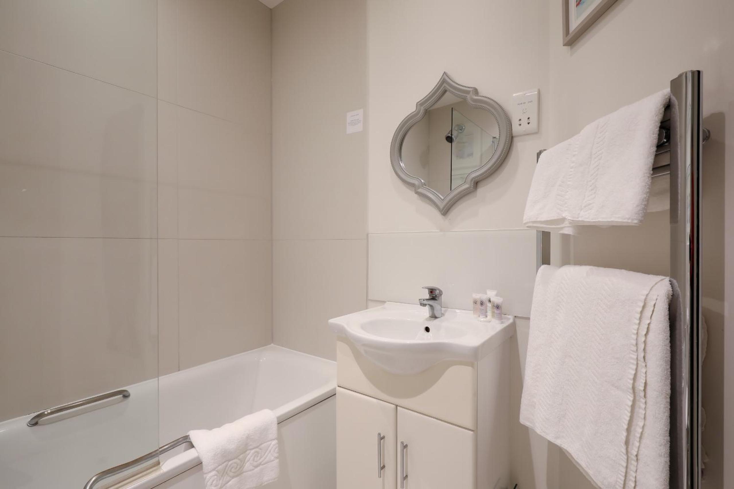 Elegant Chelsea Apartment Near South Kensington