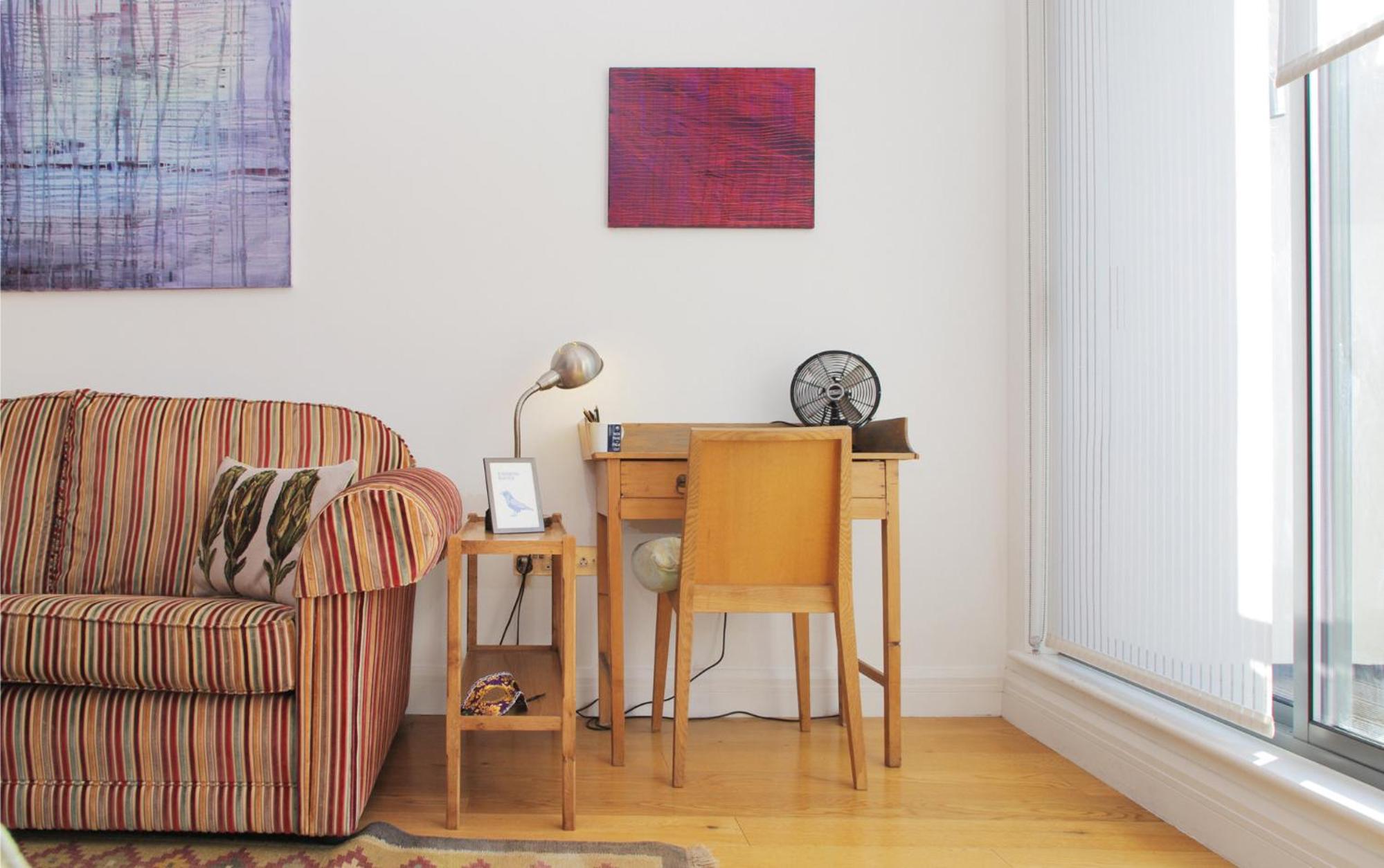 Elegant Clerkenwell Apartment with Balcony and Lift near Barbican