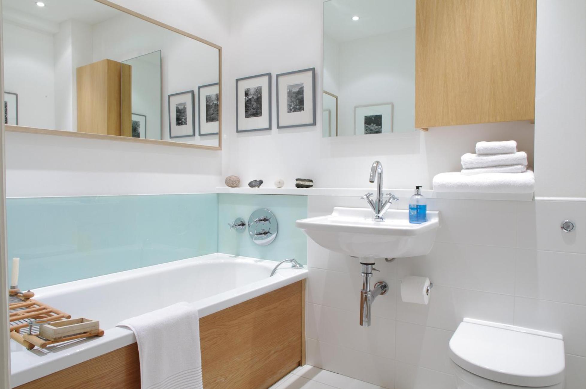 Elegant Clerkenwell Apartment with Balcony and Lift near Barbican