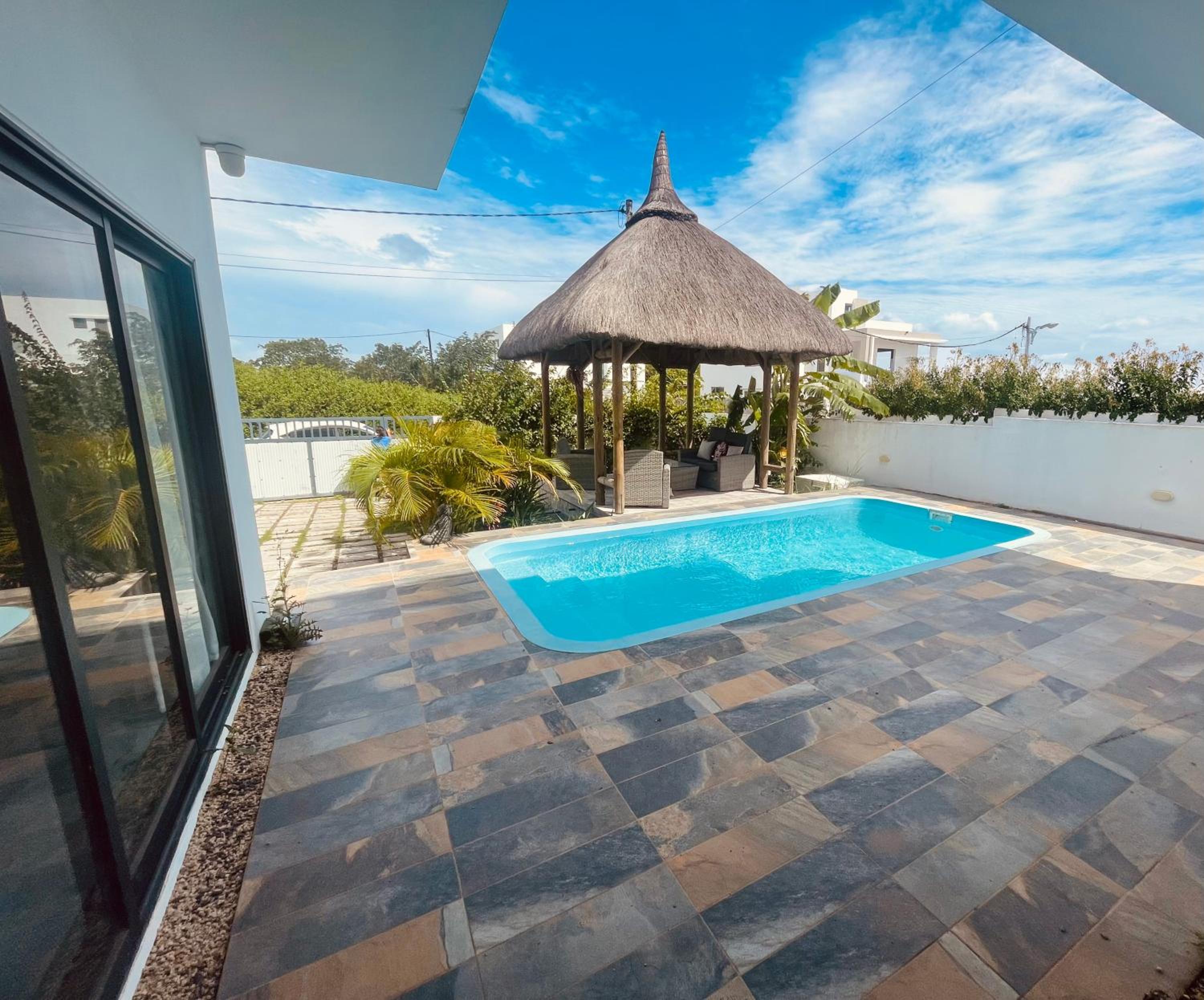 Luxury 3 Bed Villa - Grand Baie view 2