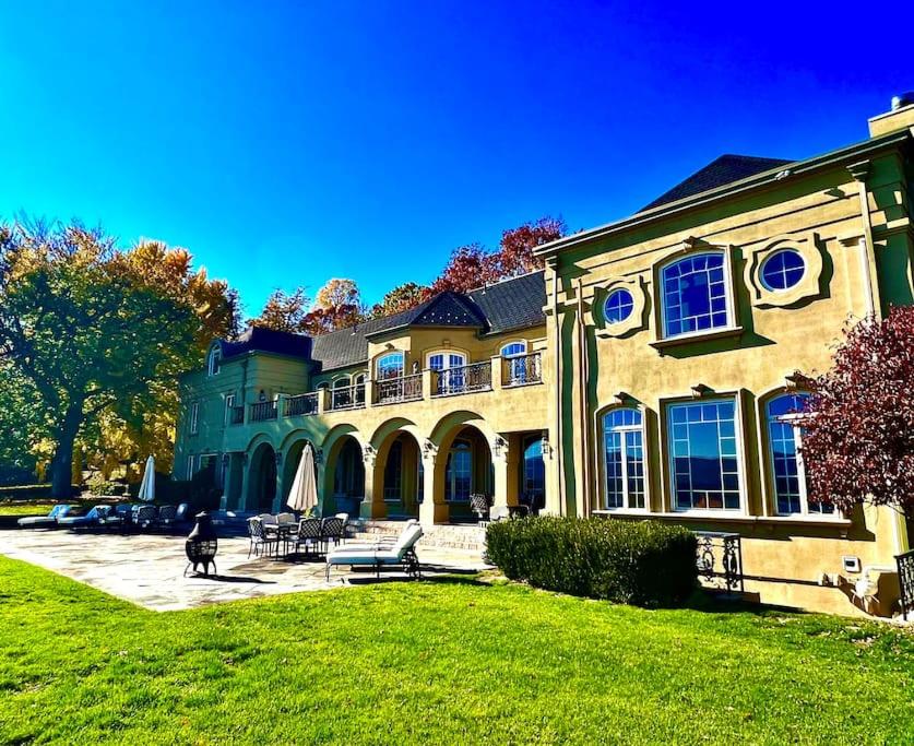Newburgh Vacations - Chateau Montreau on Hudson - Property Image 5