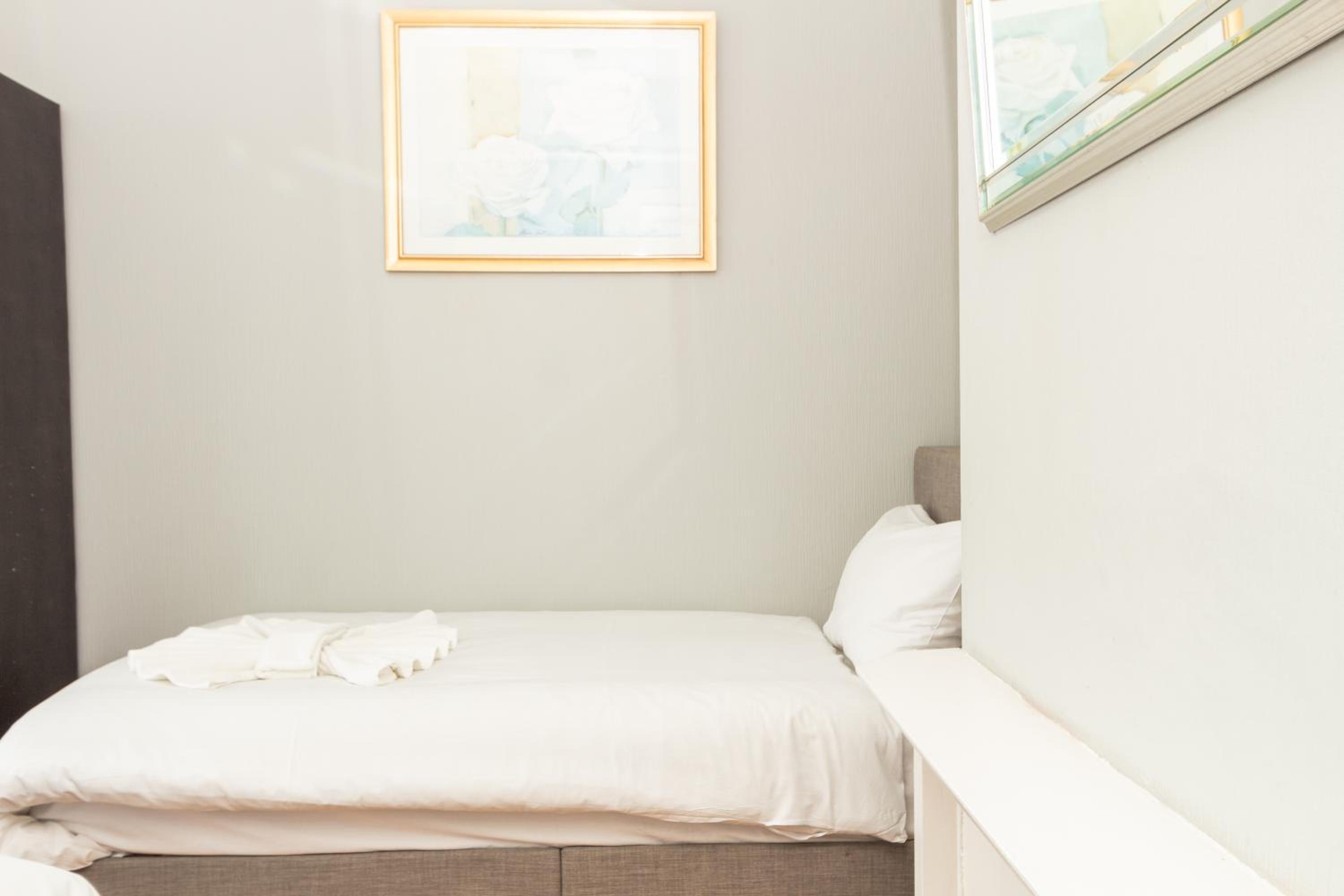 Spacious Suite 3 - Private Room for 3 view 2
