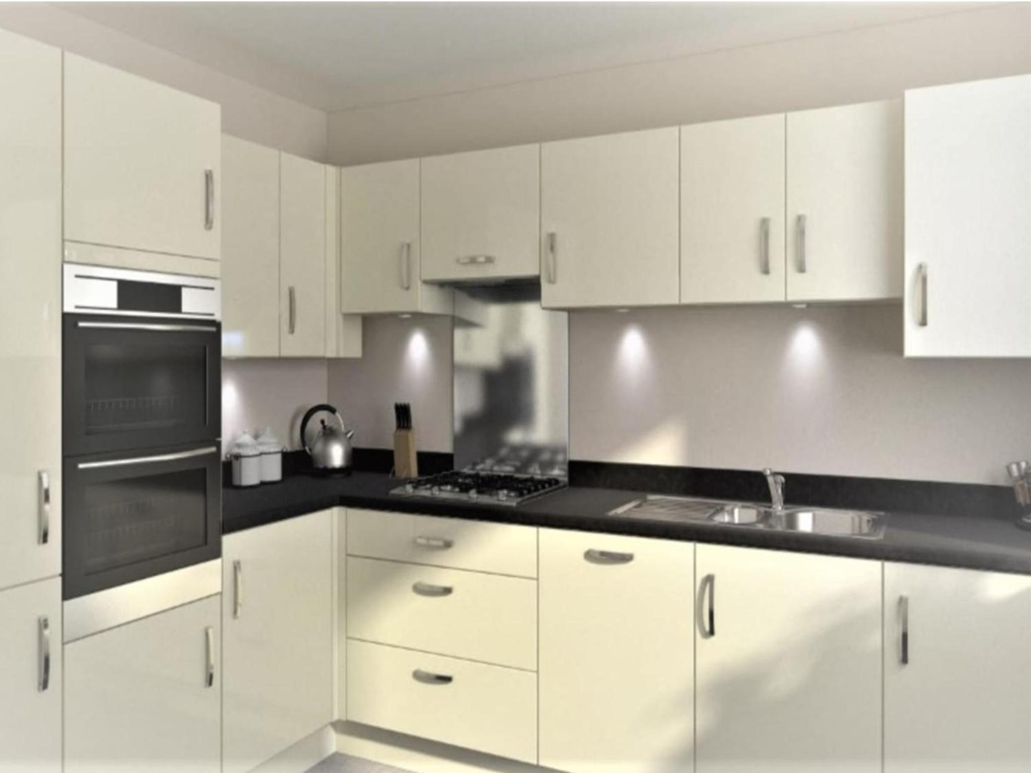 Room in Guest room - Double Room, Full Kitchen, Smart TV, Shared Bathroom in 3-Bed Home view 3