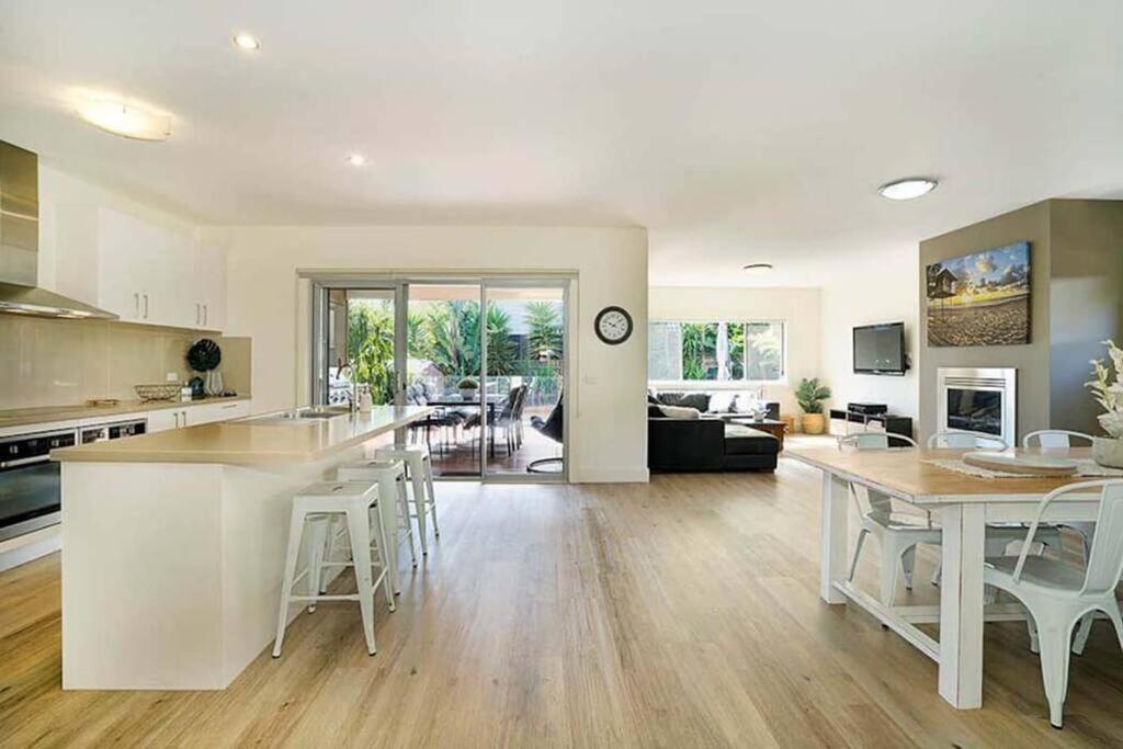 Dromana Grove SPA & POOL sleeps 15