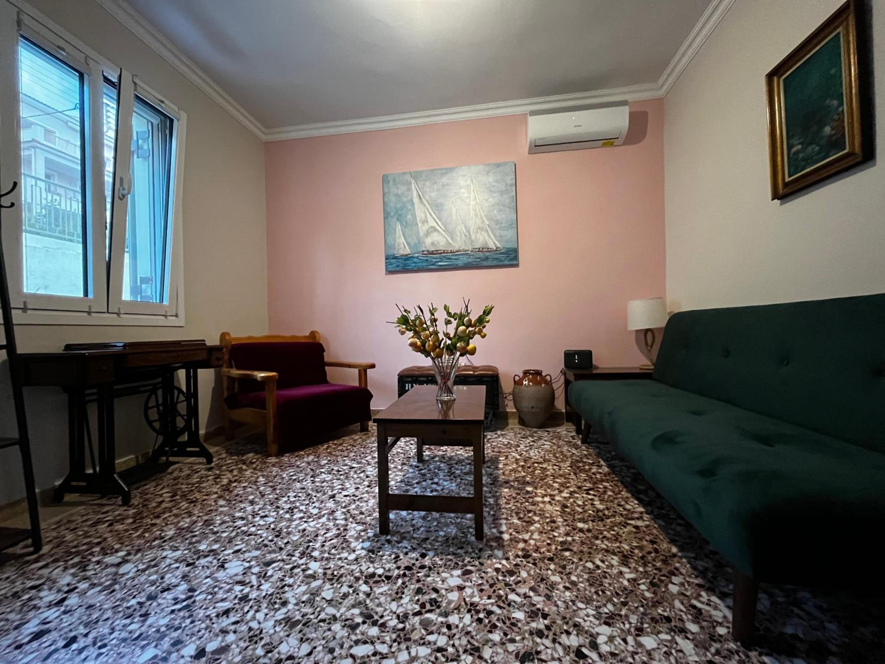 Live like a local in the heart of Argostoli view 3