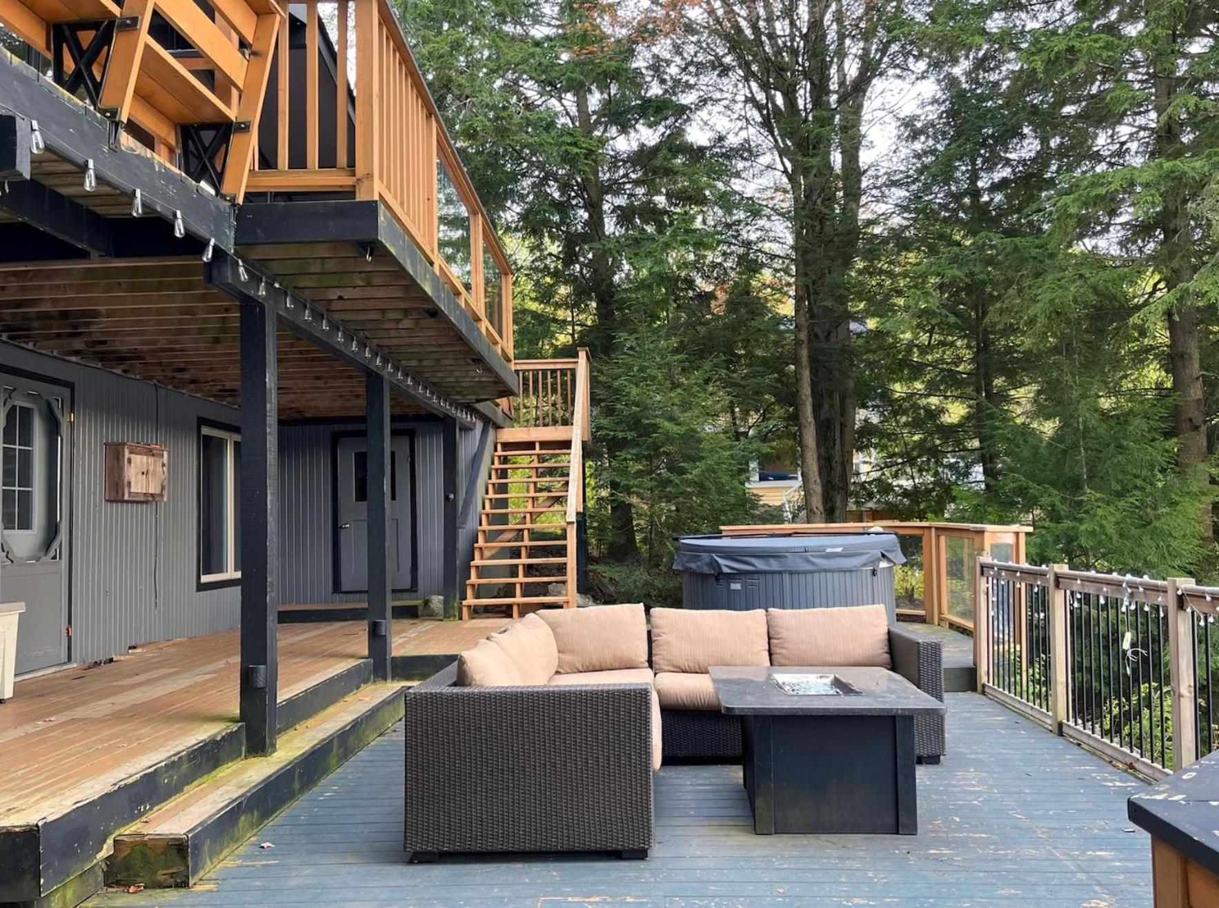 Alpine Lake House - Waterfront on Lake Muskoka