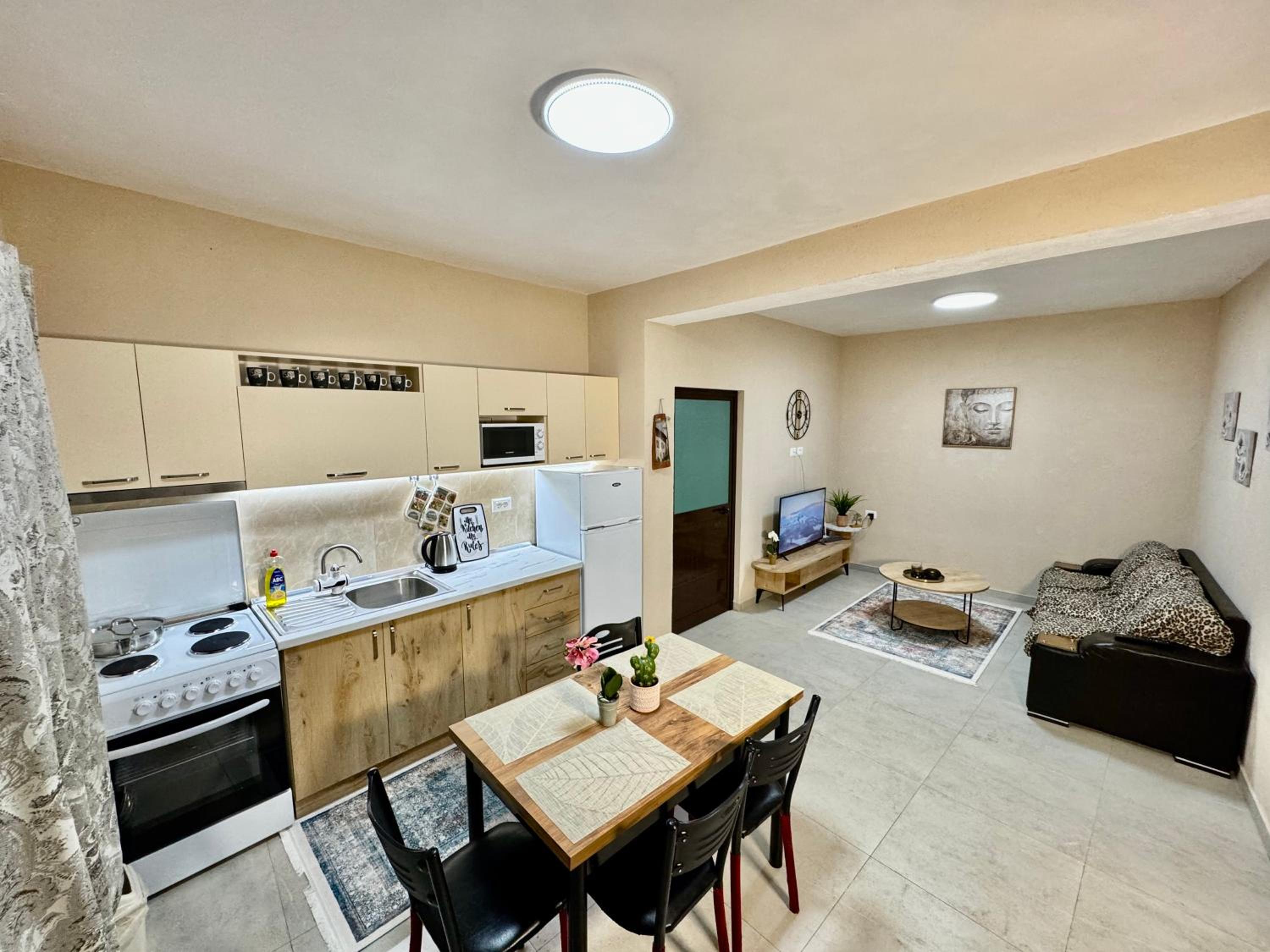 Shkodra Guest House & Trips