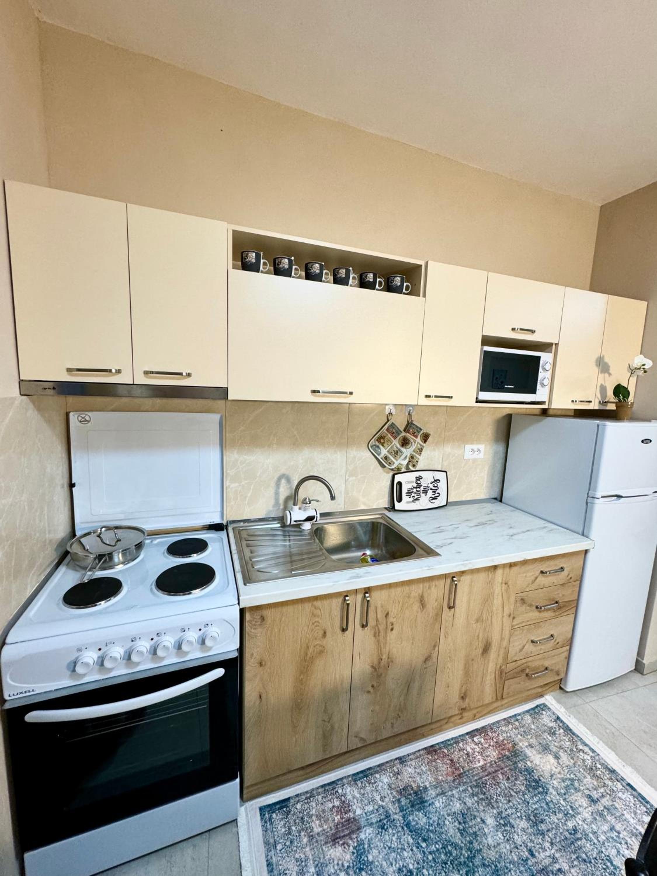 Shkodra Guest House & Trips