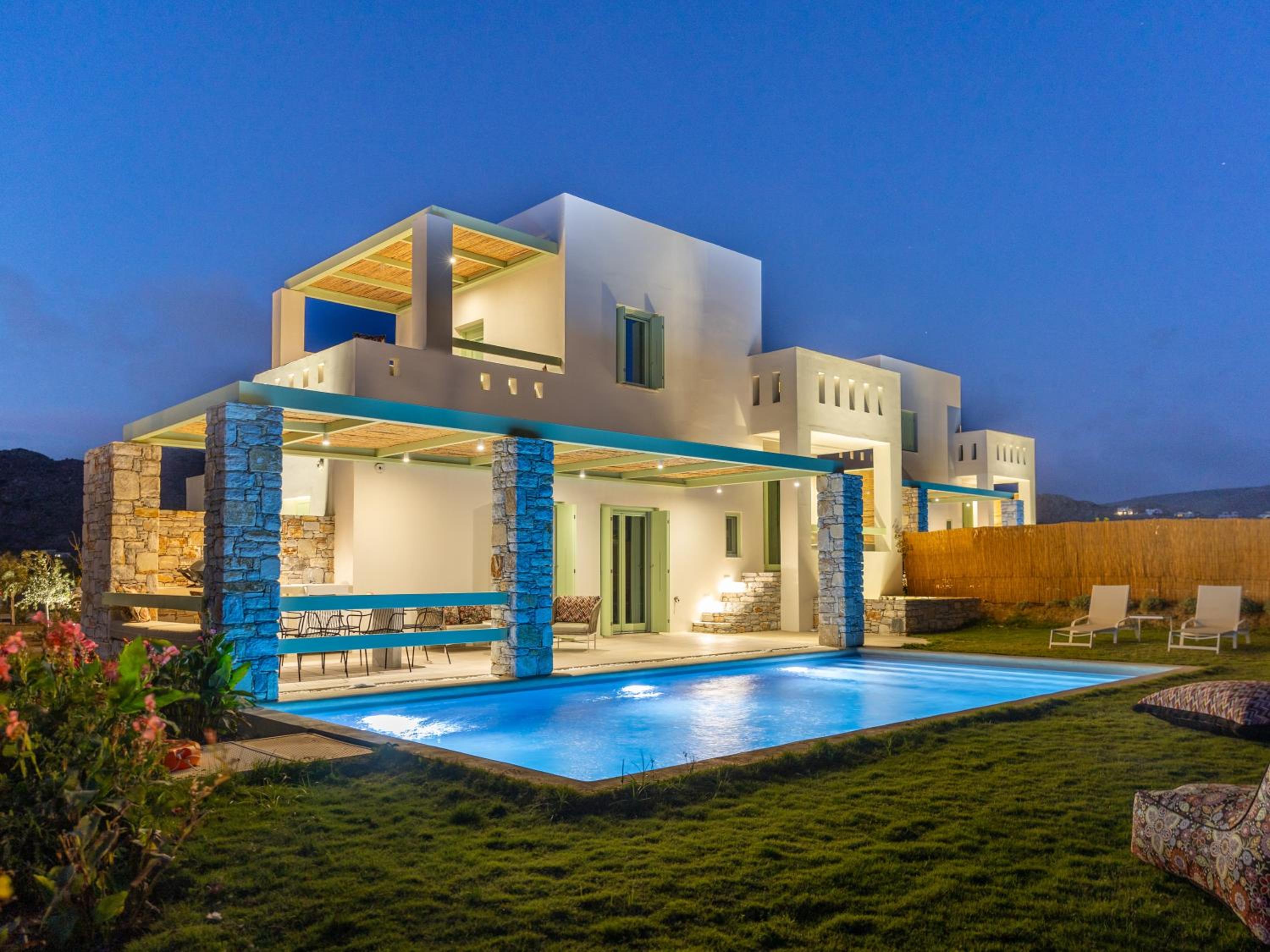 Hotel Plioni Villas With Private Pool & Suites With Hot Tub - Image 1